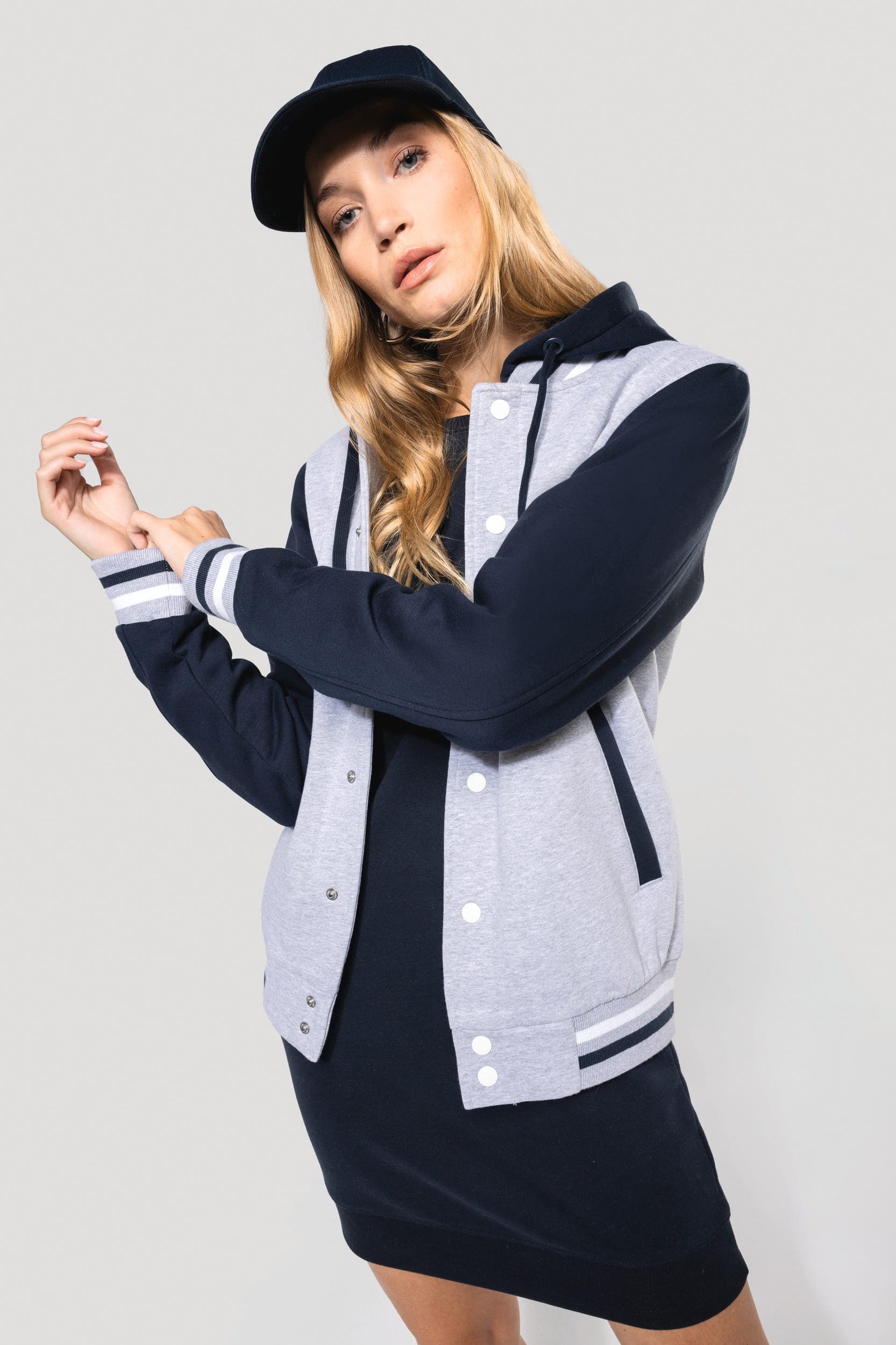 Blouson Teddy à capuche unisexe en situation
