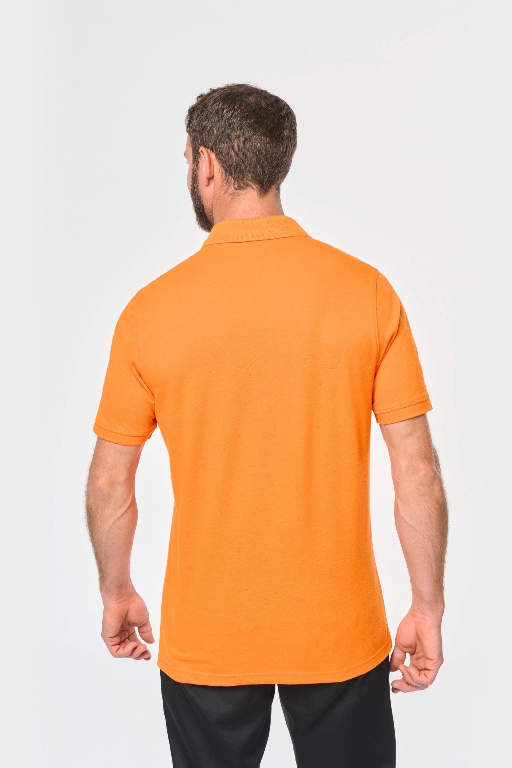 Polo manches courtes homme en situation