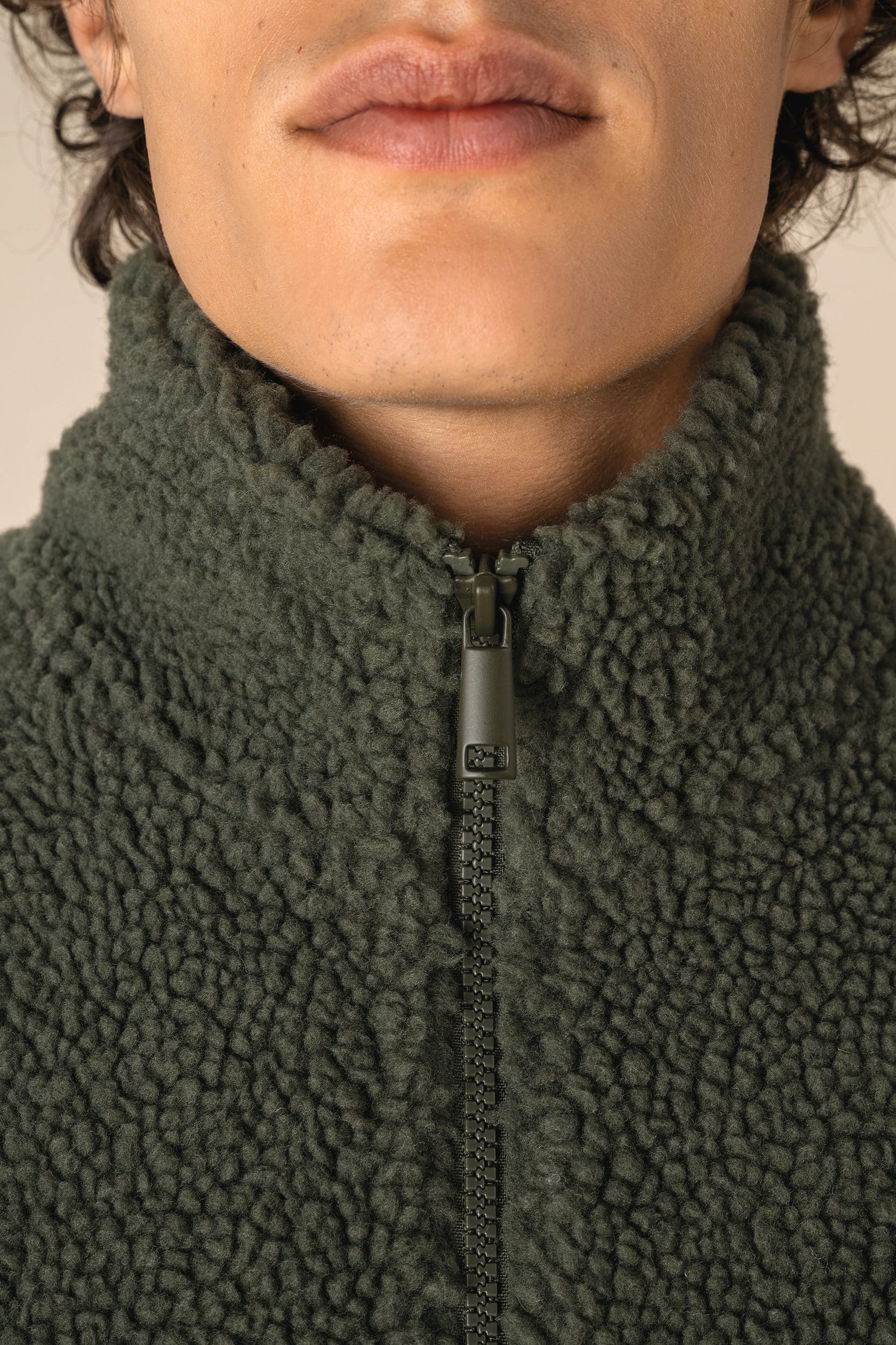 Veste sans manches en sherpa homme en situation