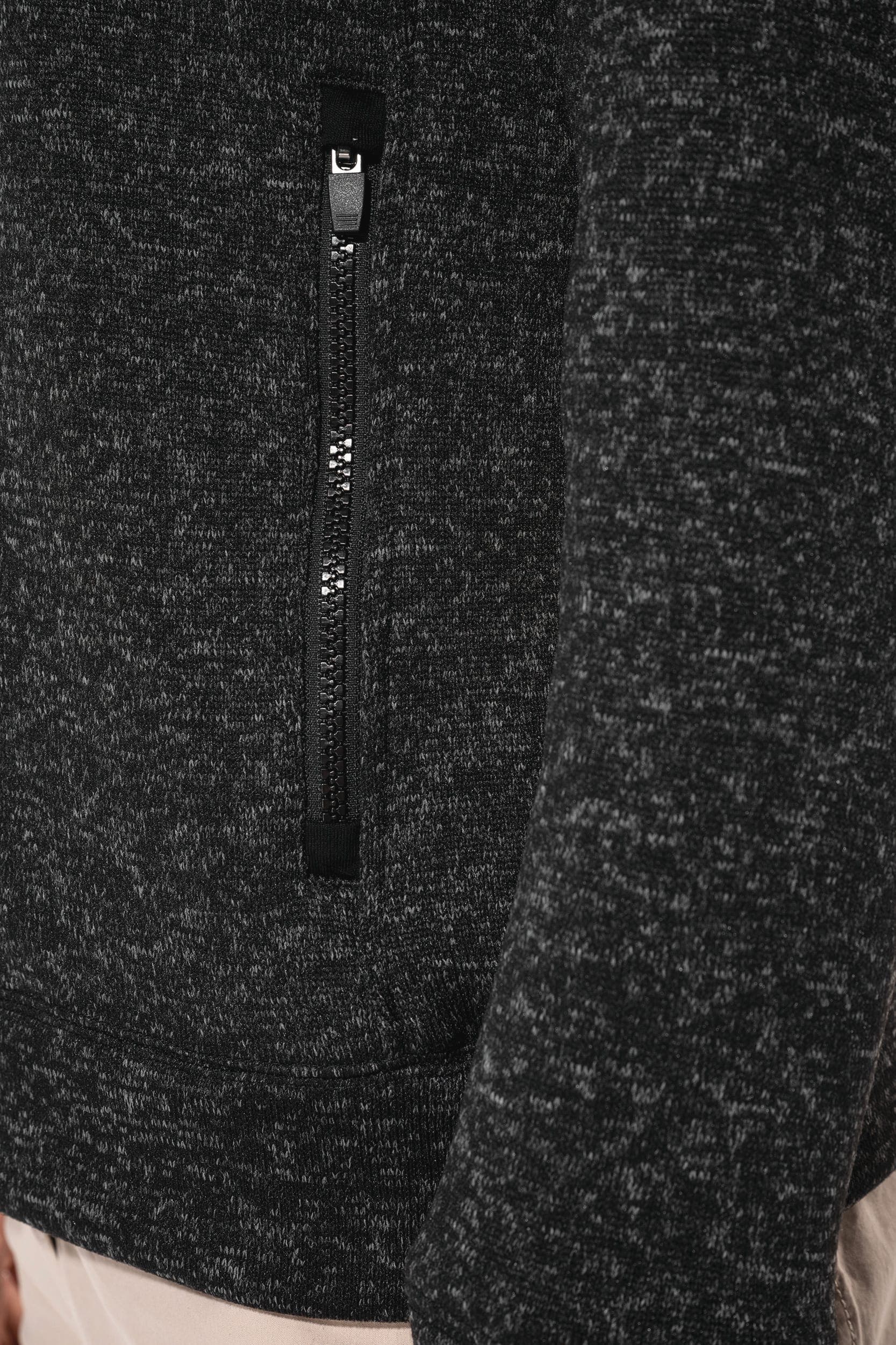 Veste zippée chinée femme en situation