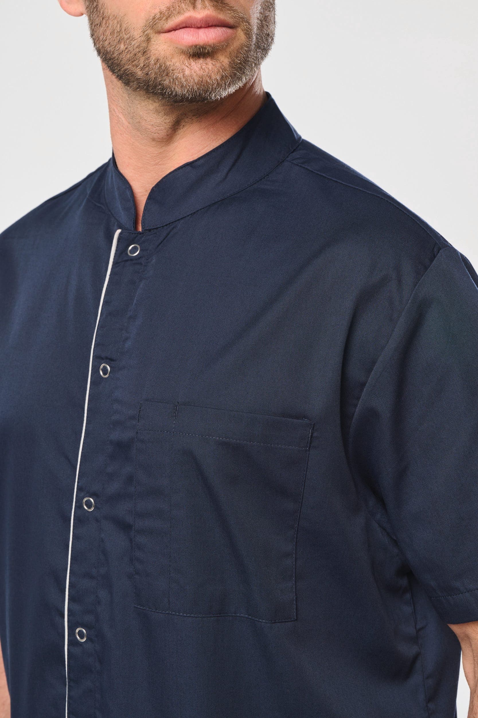 Blouse polycoton avec boutons-pression homme en situation