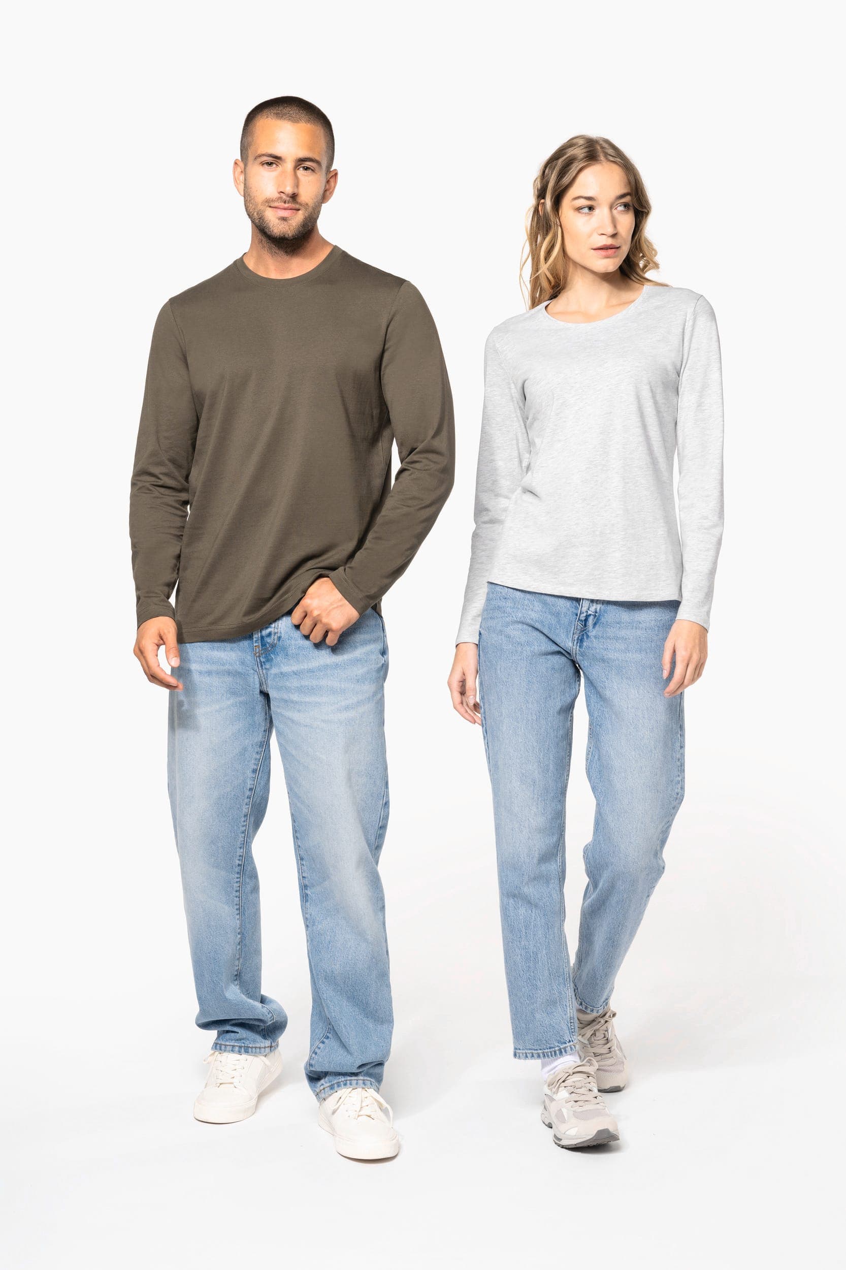 T-shirt col rond manches longues femme en situation