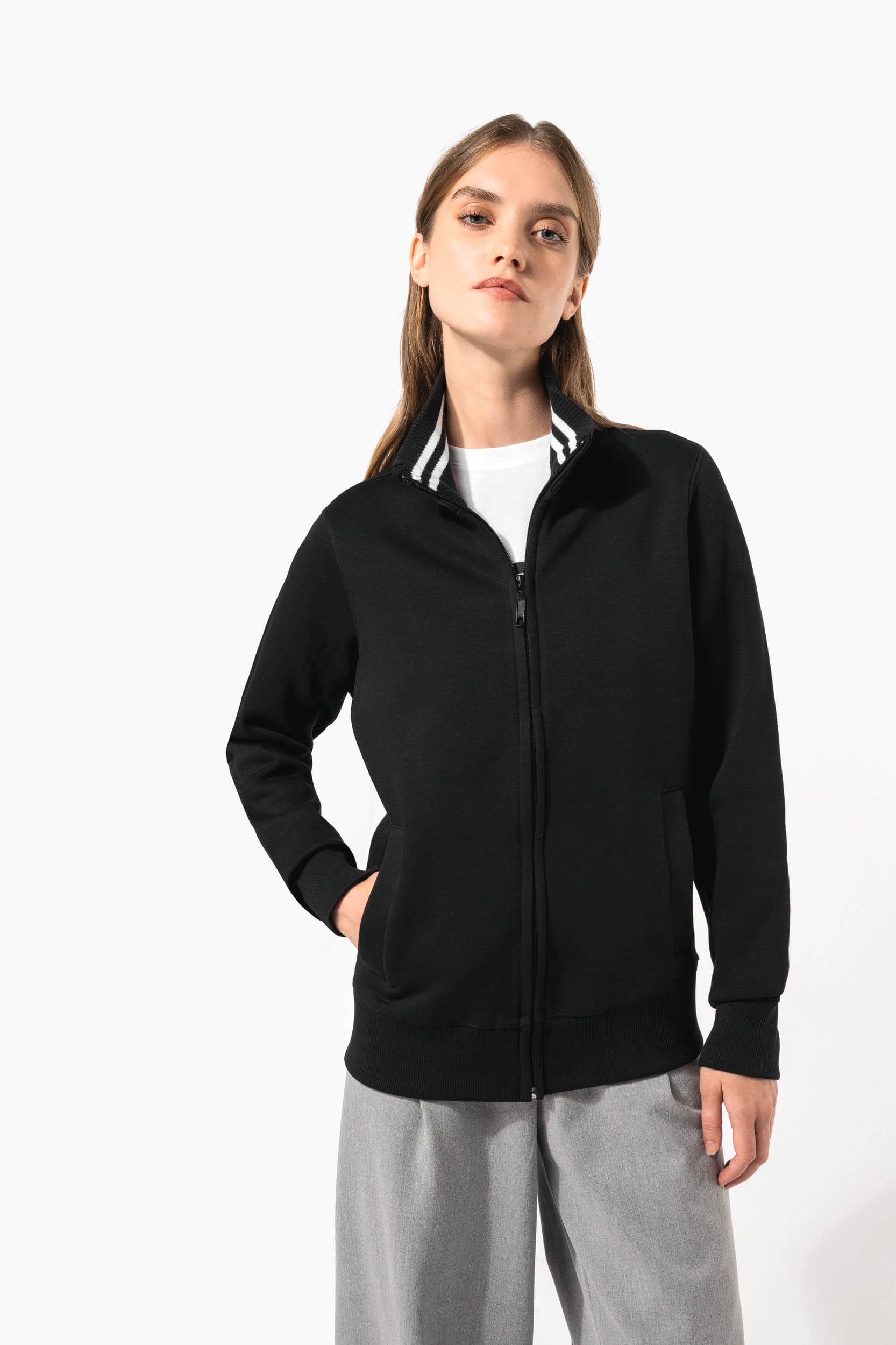 Veste molleton zippée femme en situation