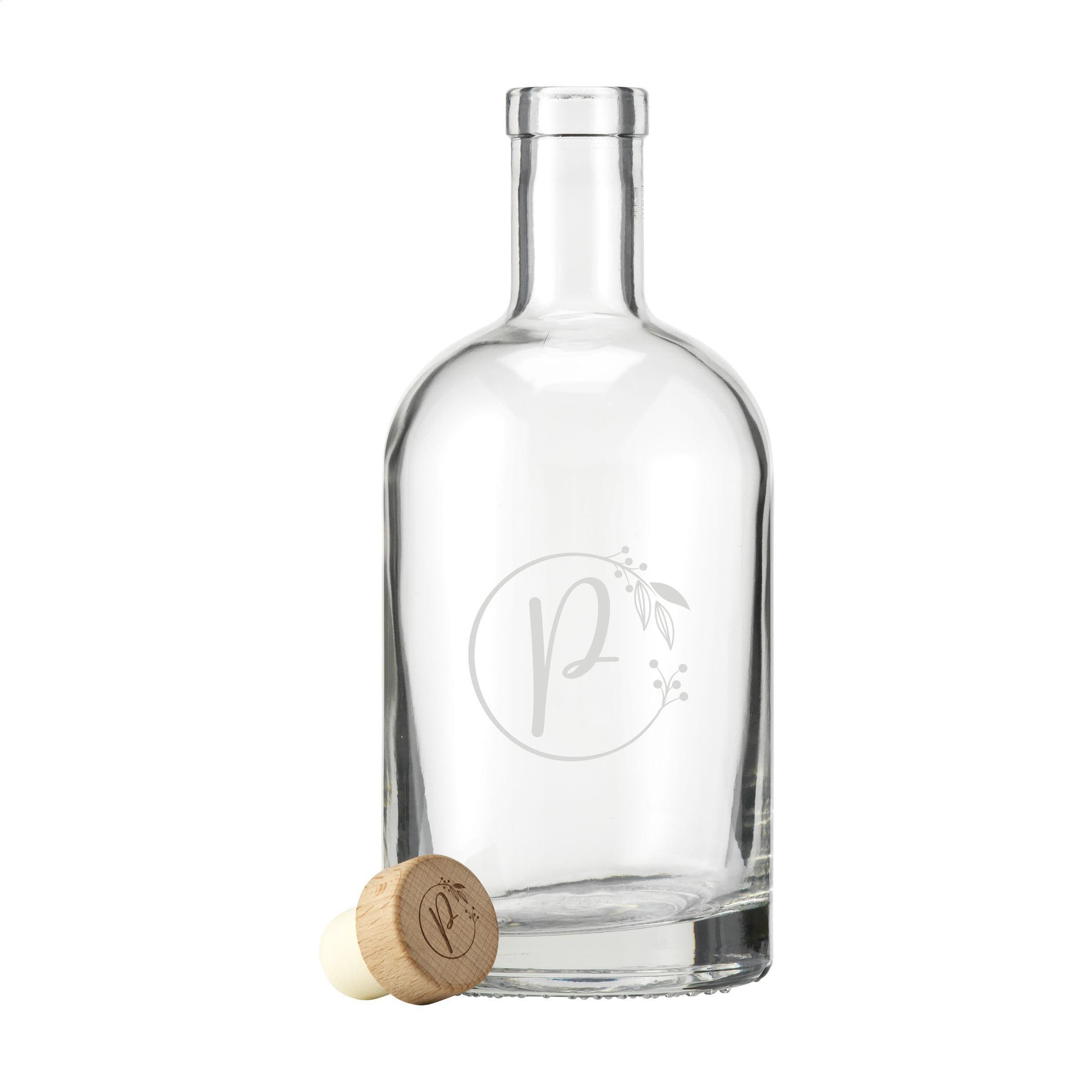 Bouteille d'eau Helsinki avec bouchon en liège 700 ml en situation