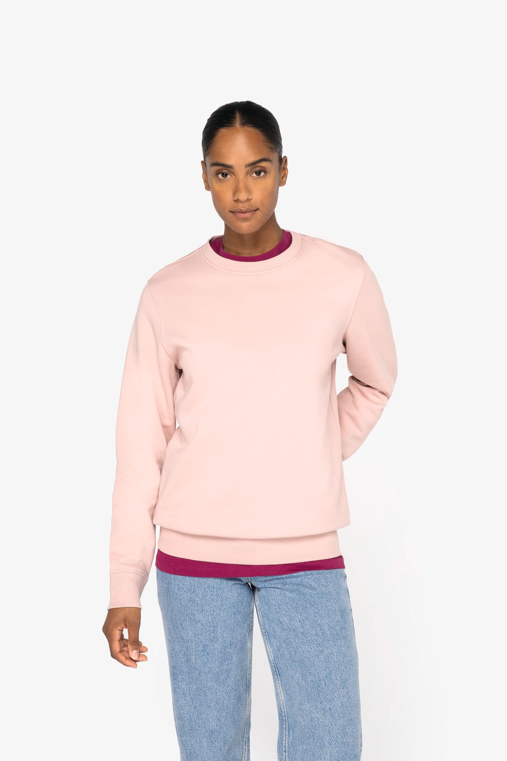 Sweat-shirt écoresponsable à col rond unisexe en situation
