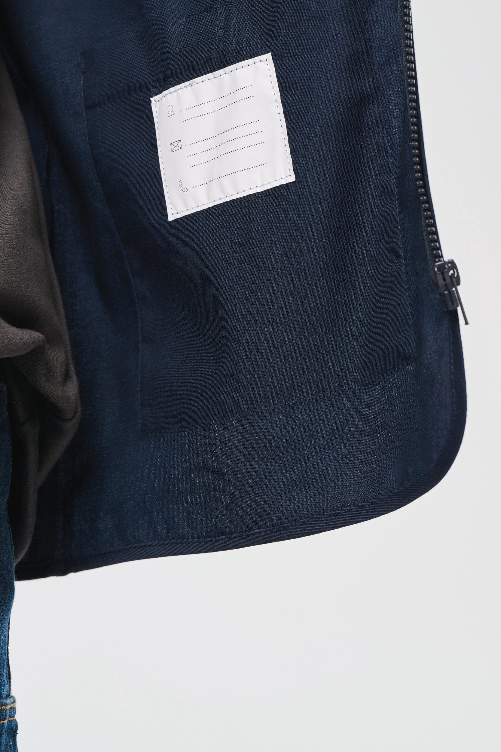 Gilet polycoton multipoches unisexe en situation