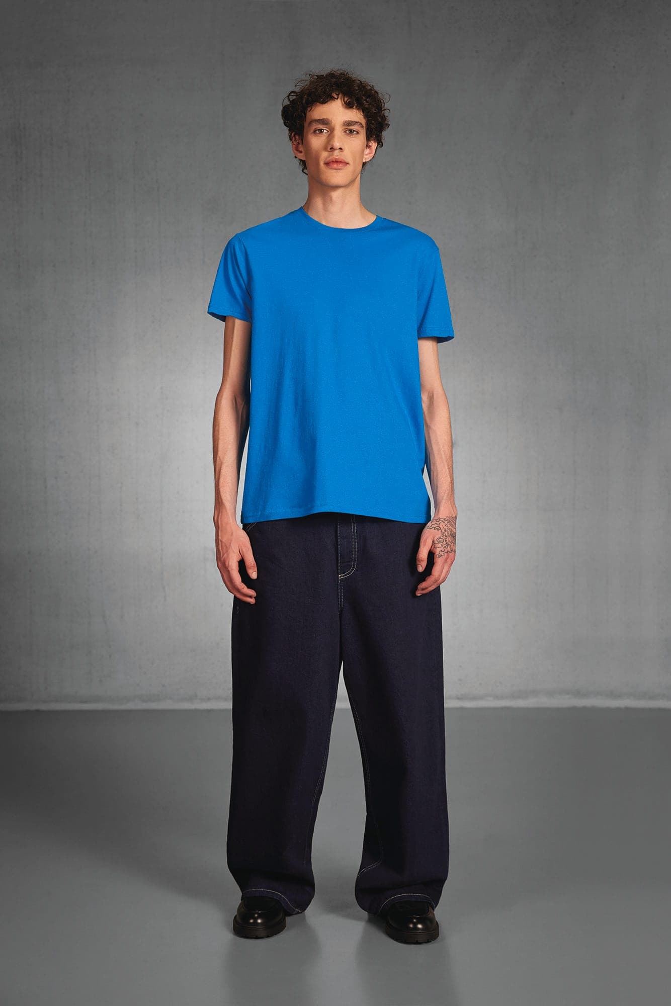 T-shirt homme #E150 en situation