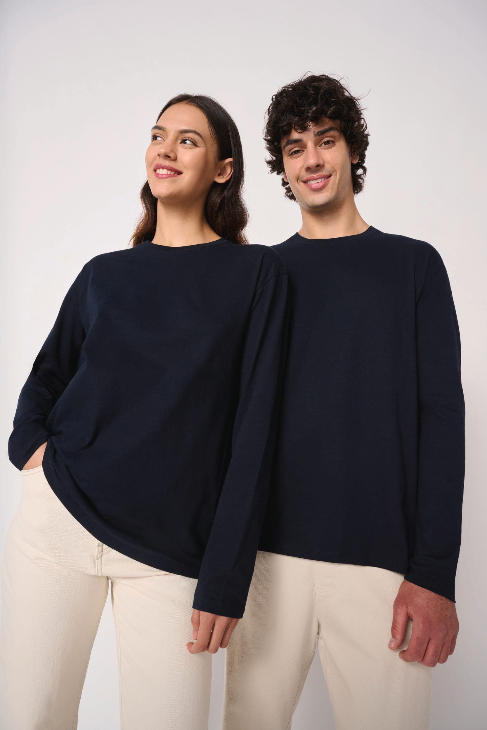 T-shirt LSL unisexe iDeal150 en situation