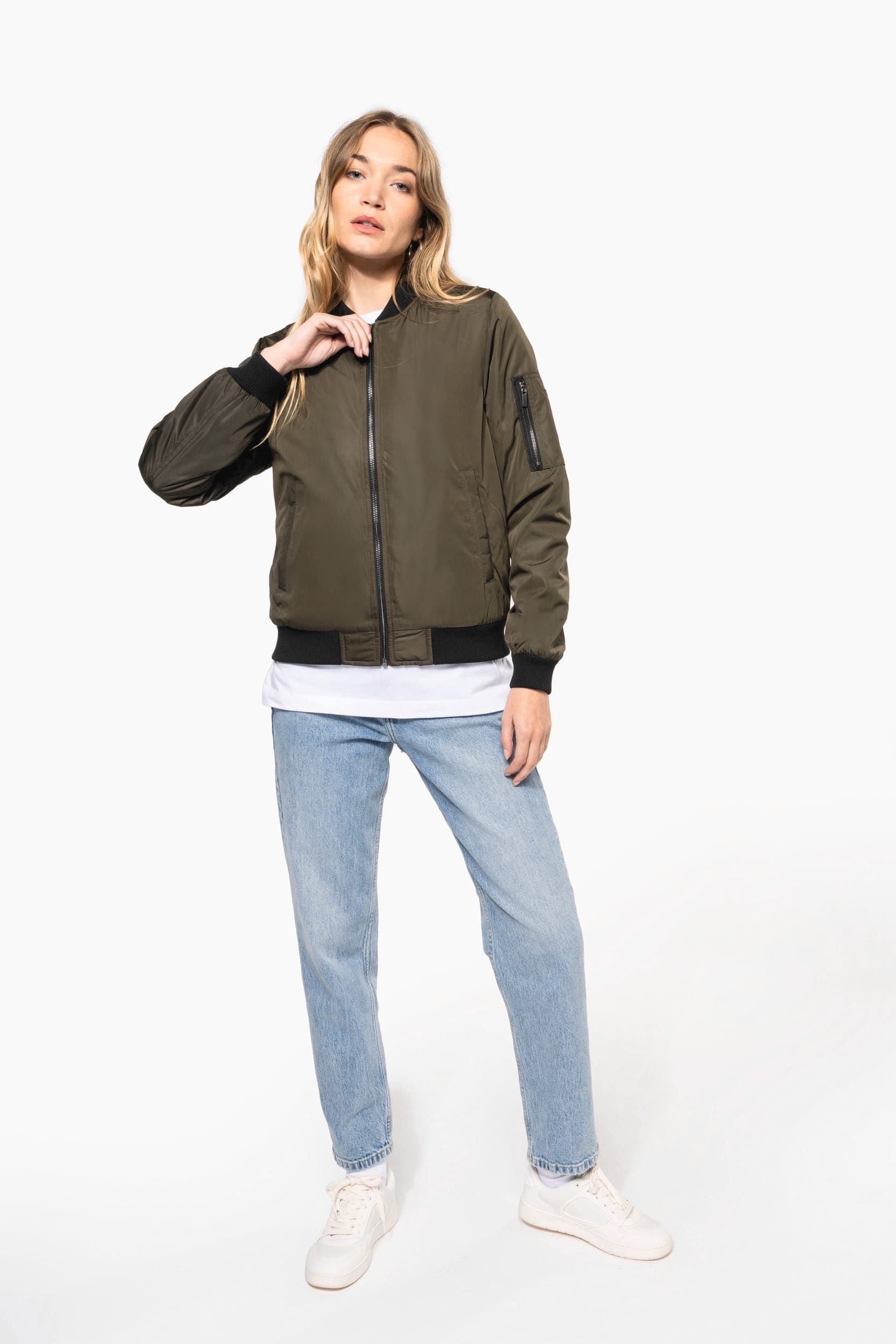 Blouson bomber femme en situation
