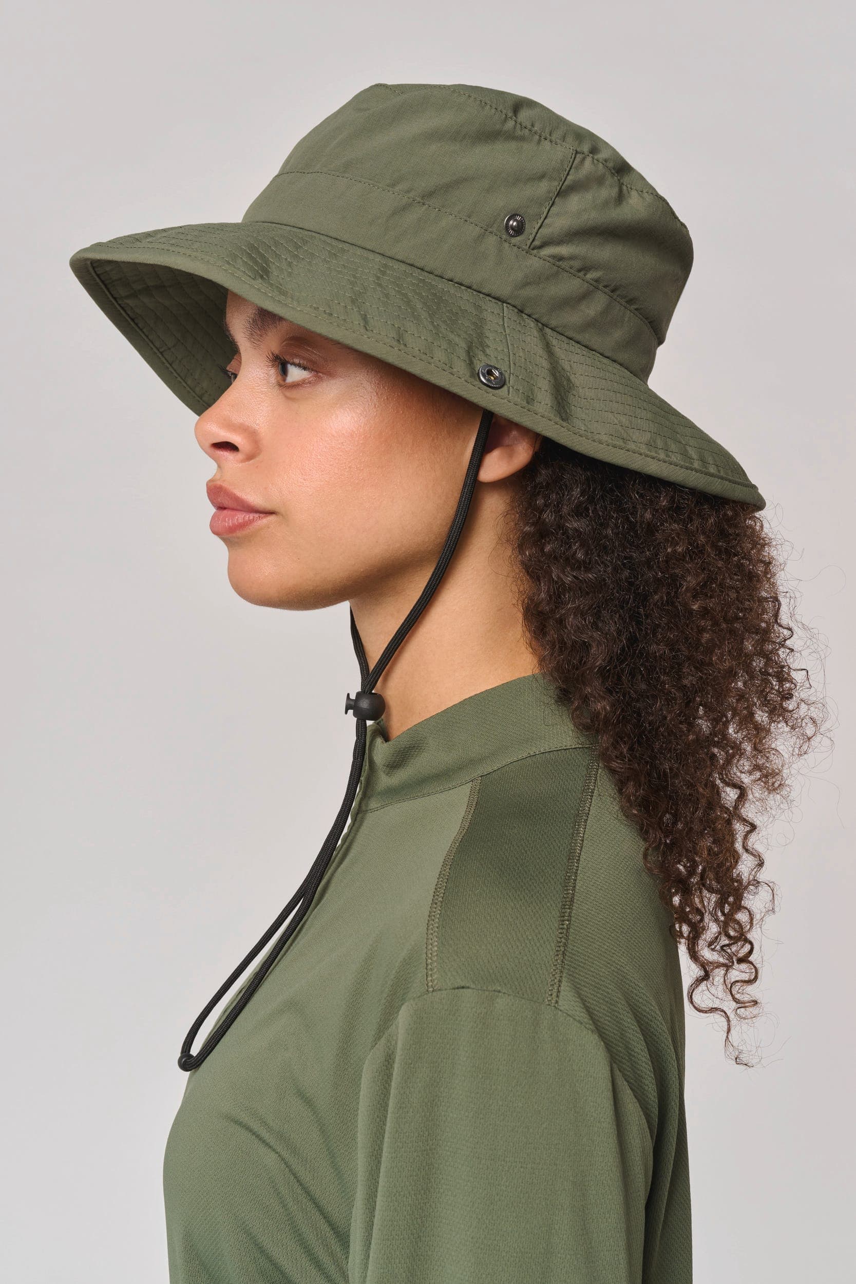 Chapeau de protection UV unisexe en situation