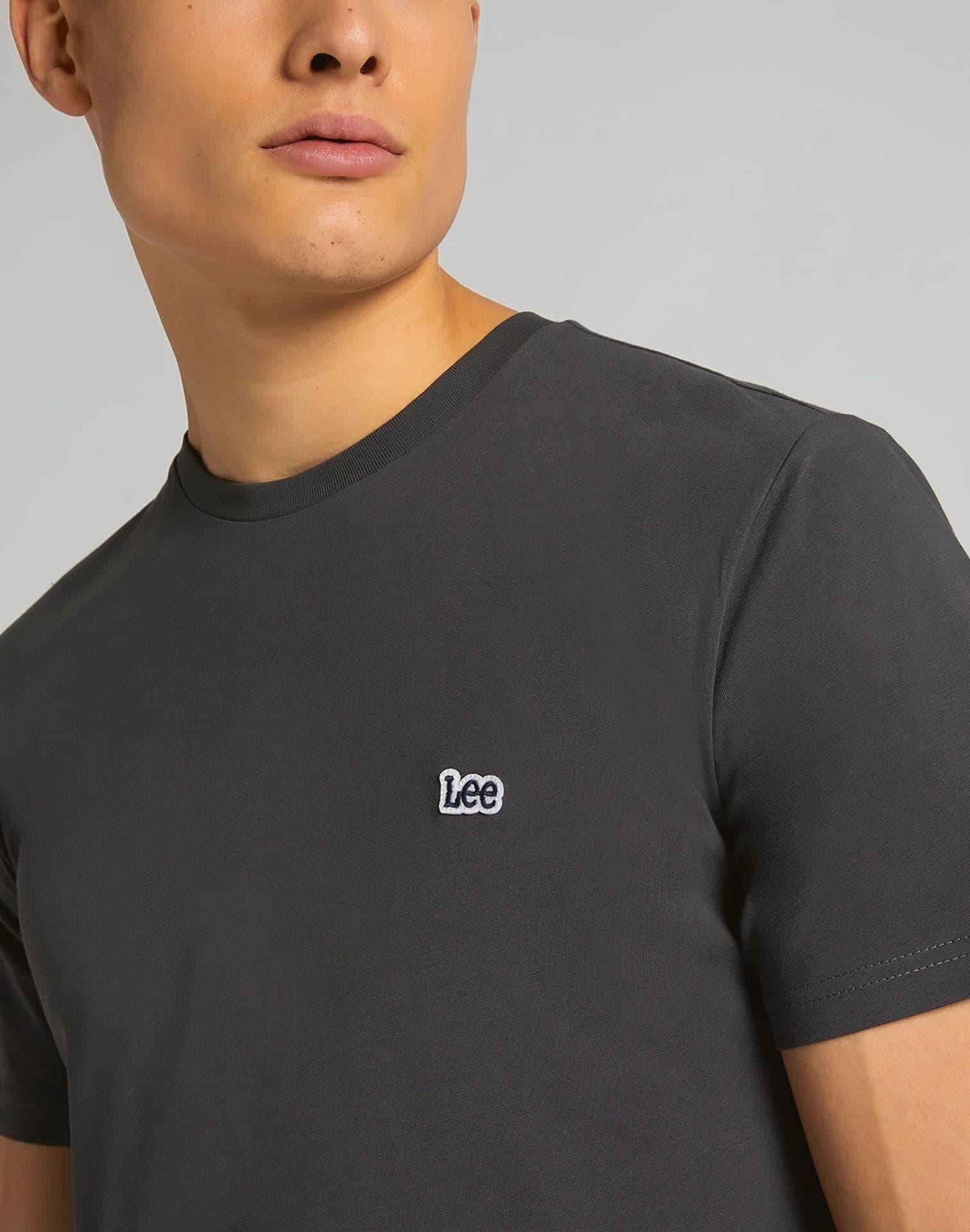 T-shirt Patch Logo Lee en situation