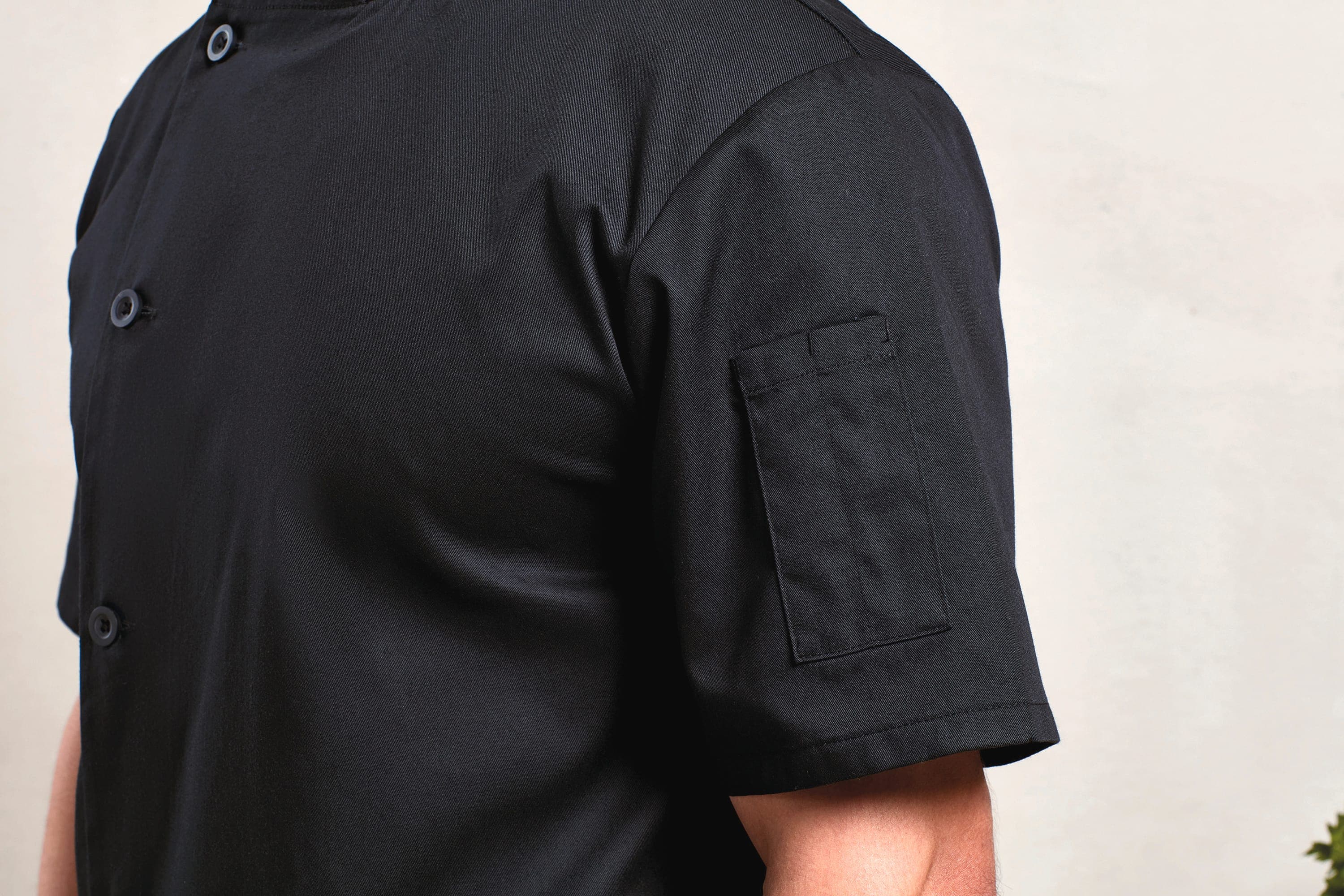 Veste chef cuisinier manches courtes "Essential" en situation