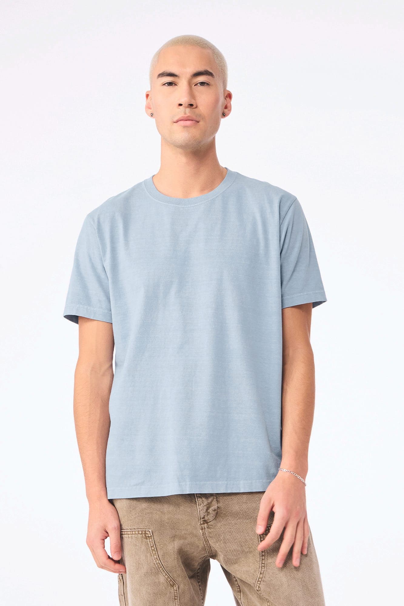 T-shirt délavé épais unisexe en situation
