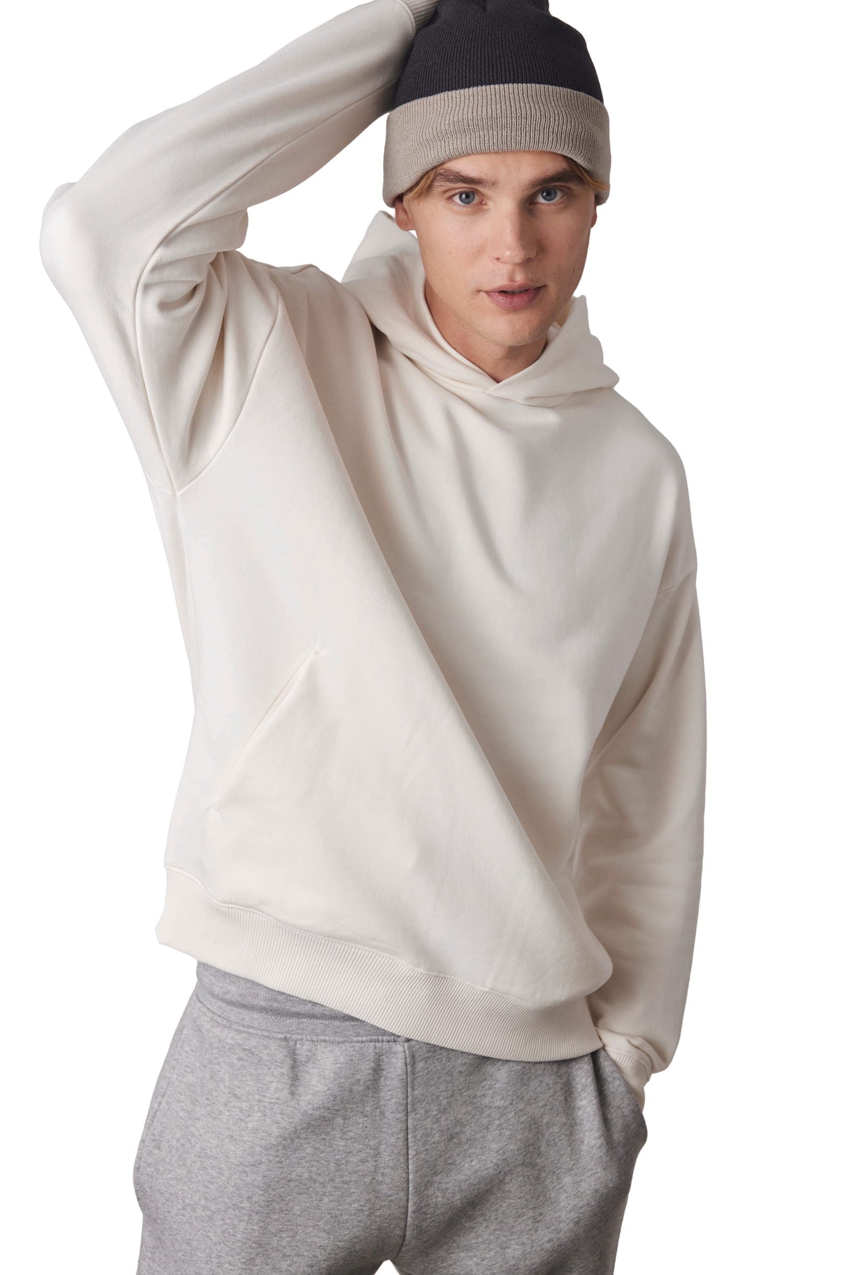 Bonnet bicolore avec revers en situation