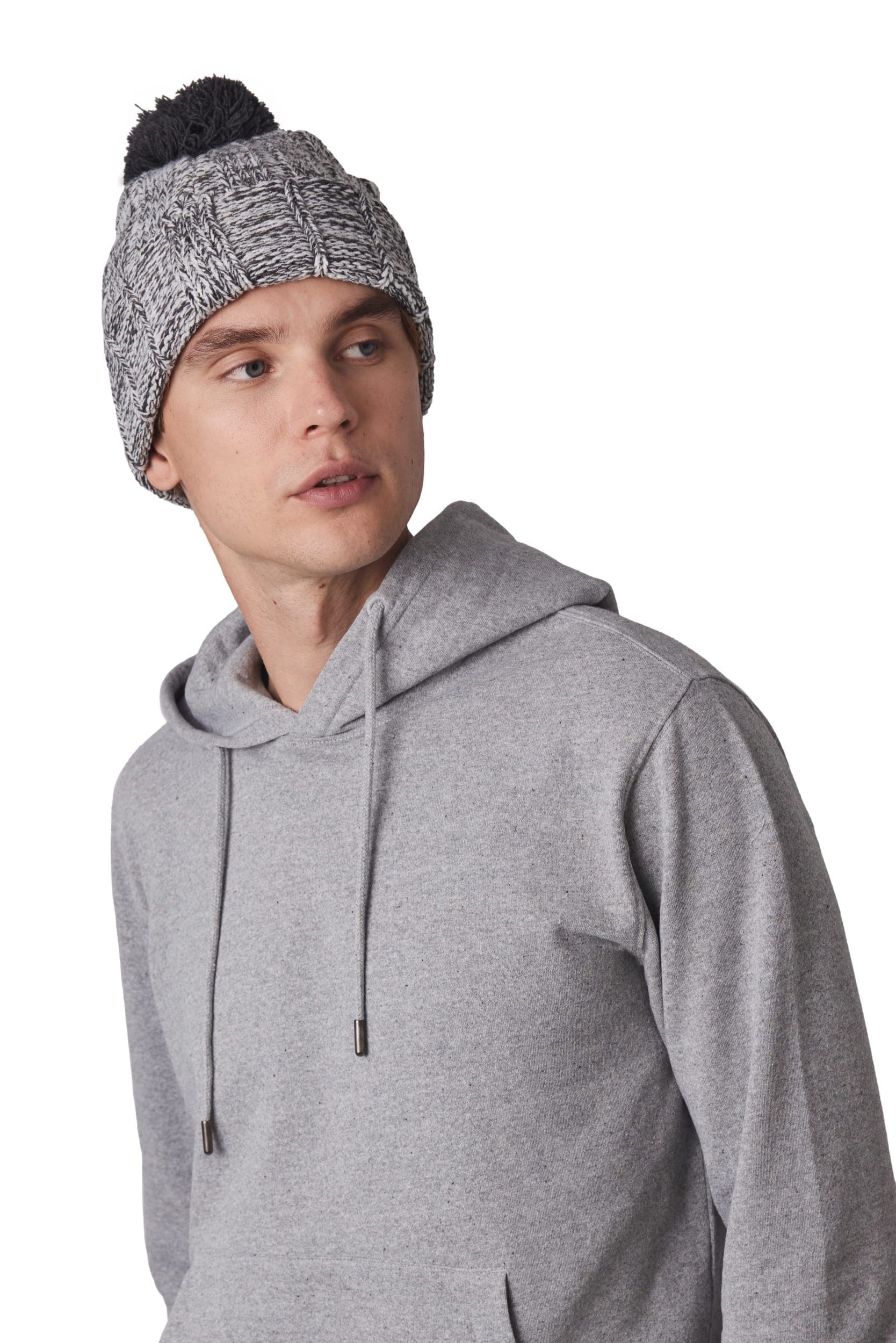Bonnet à pompon avec revers en situation