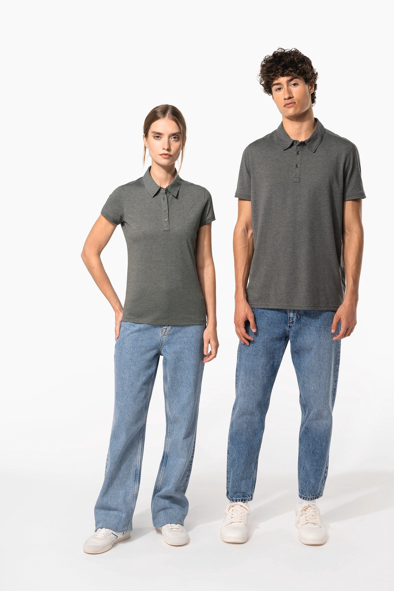 Polo jersey manches courtes femme en situation