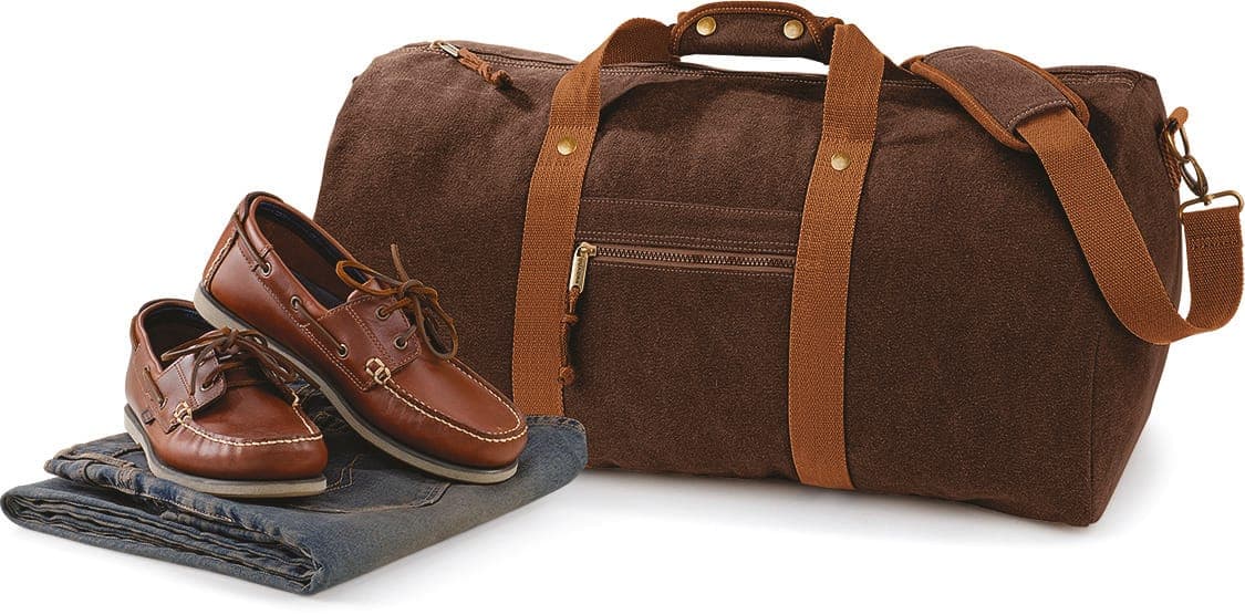 Sac de voyage vintage en toile en situation