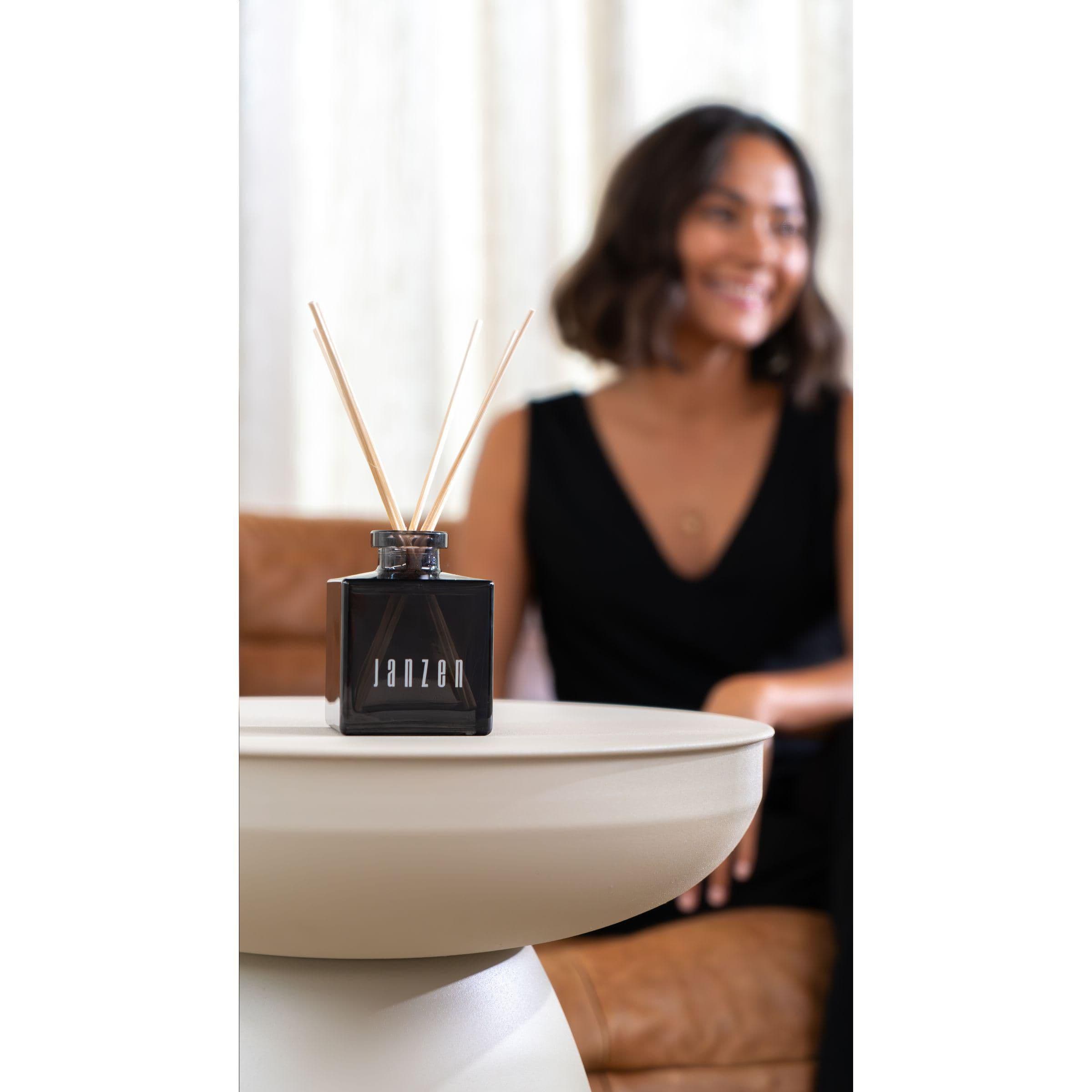 Bâtonnets parfumés Janzen Home Fragrance Skin 90 en situation