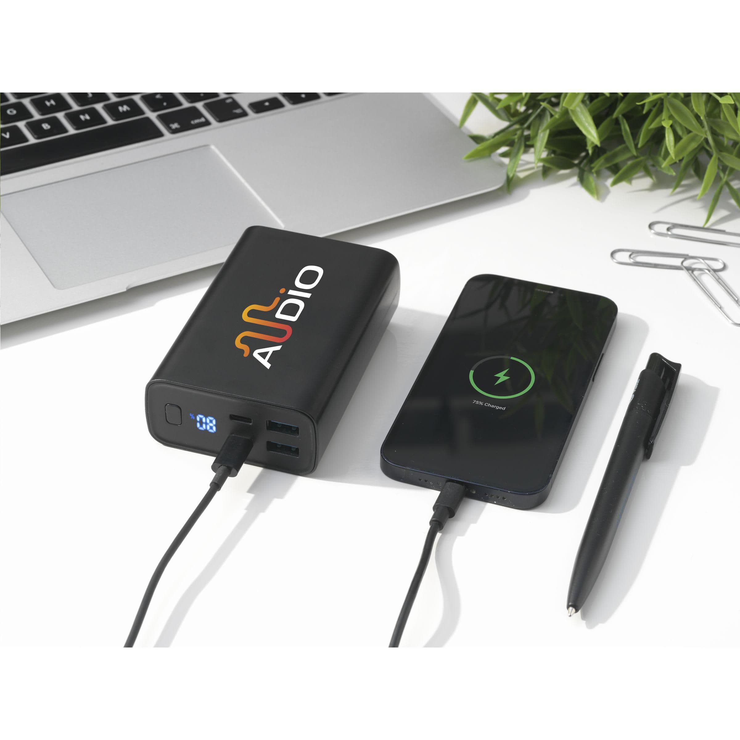 Batterie externe Powerbank RCS recyclée ABS 20000 en situation