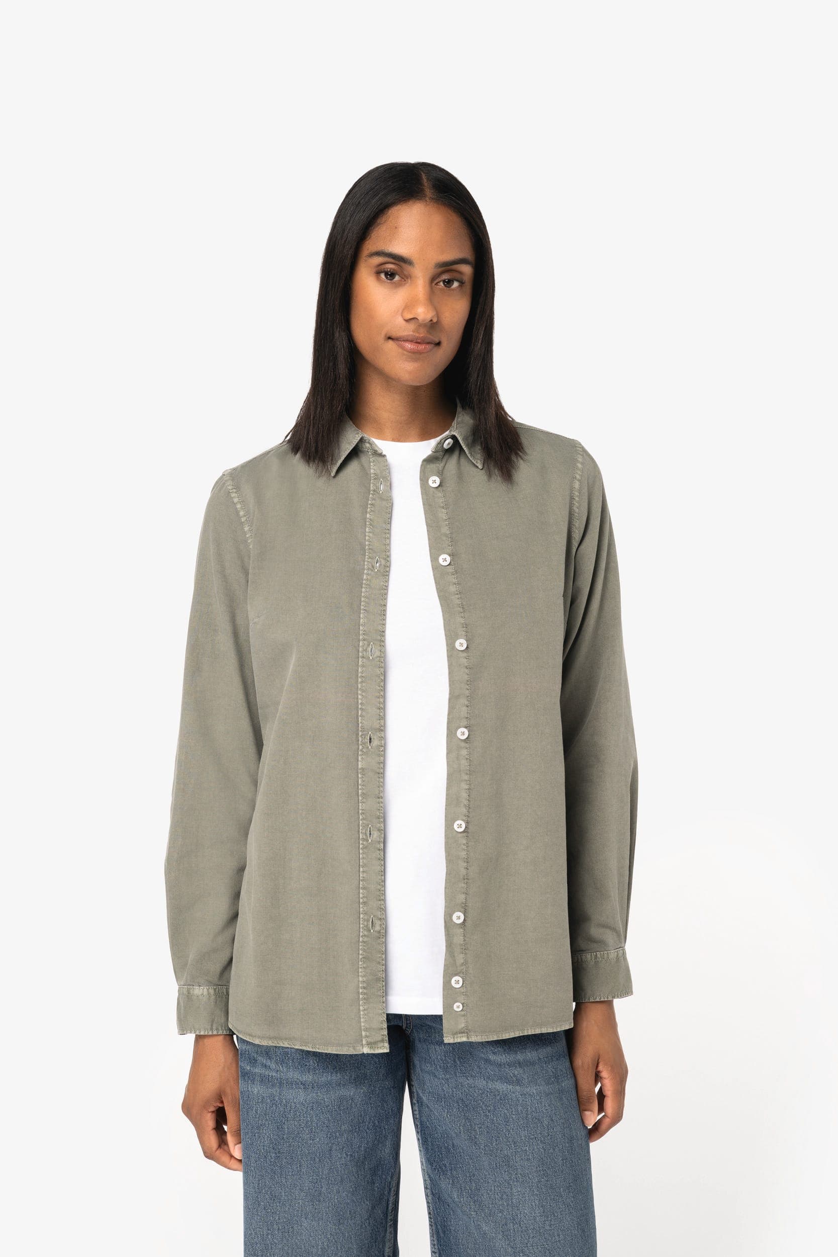 Chemise écoresponsable délavée femme en situation