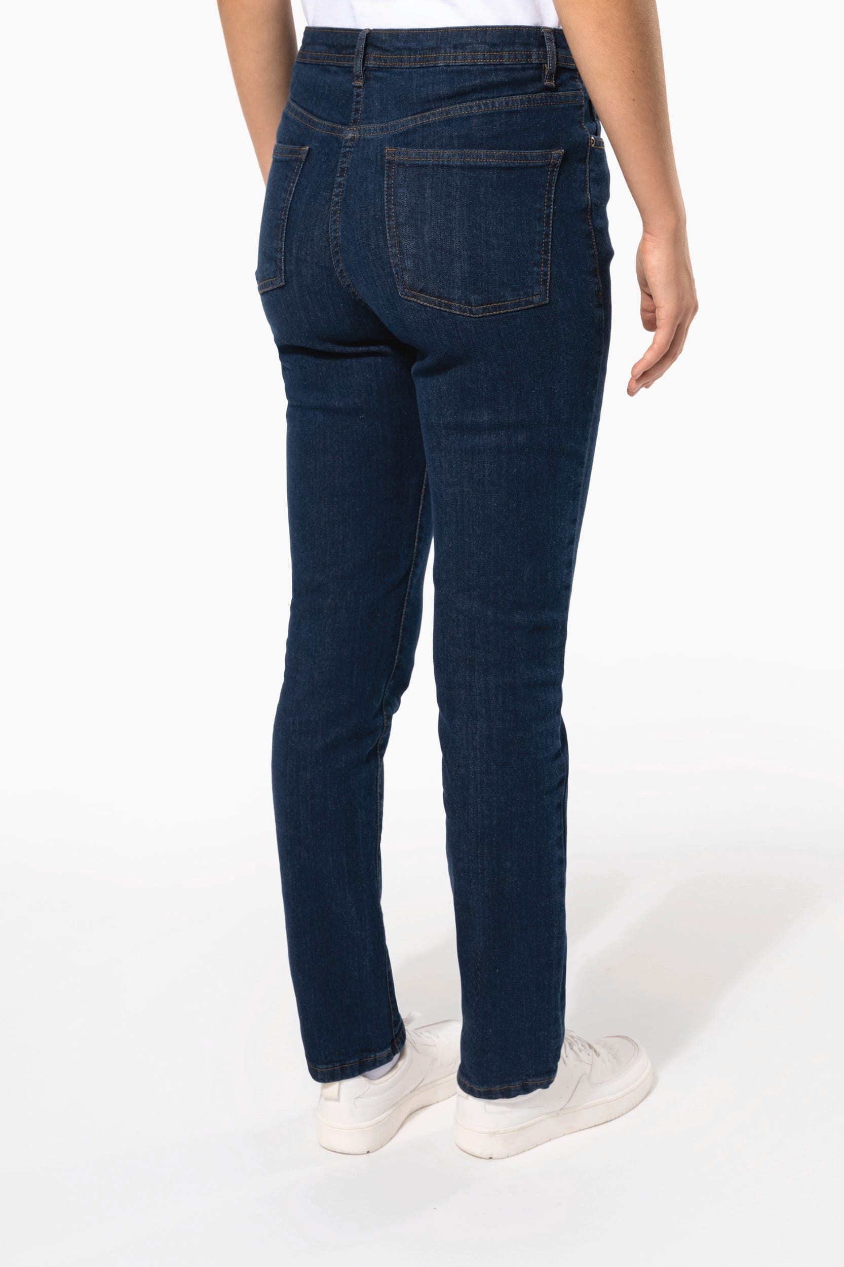 Jean basic femme en situation