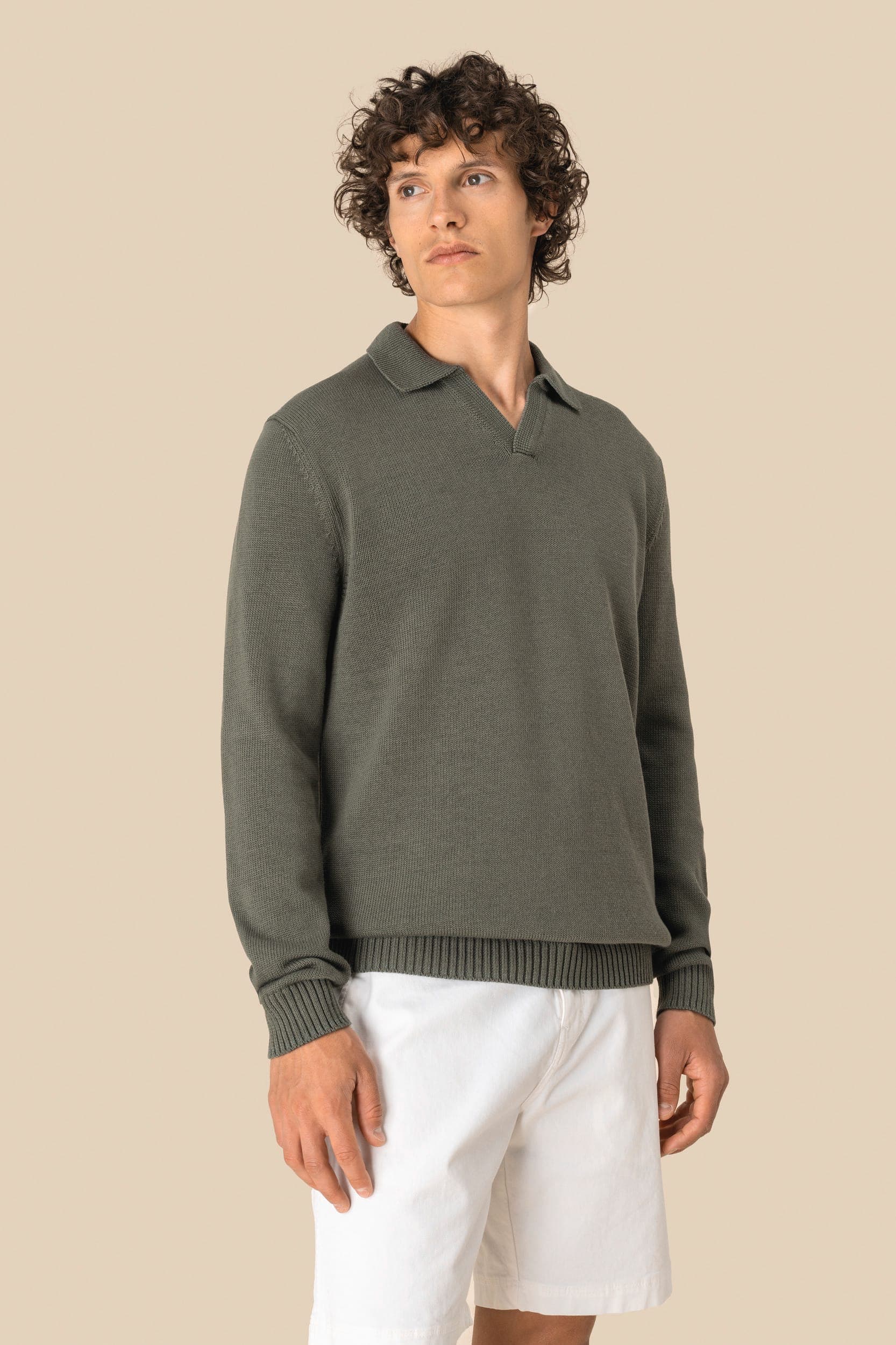 Pull homme à col polo en situation