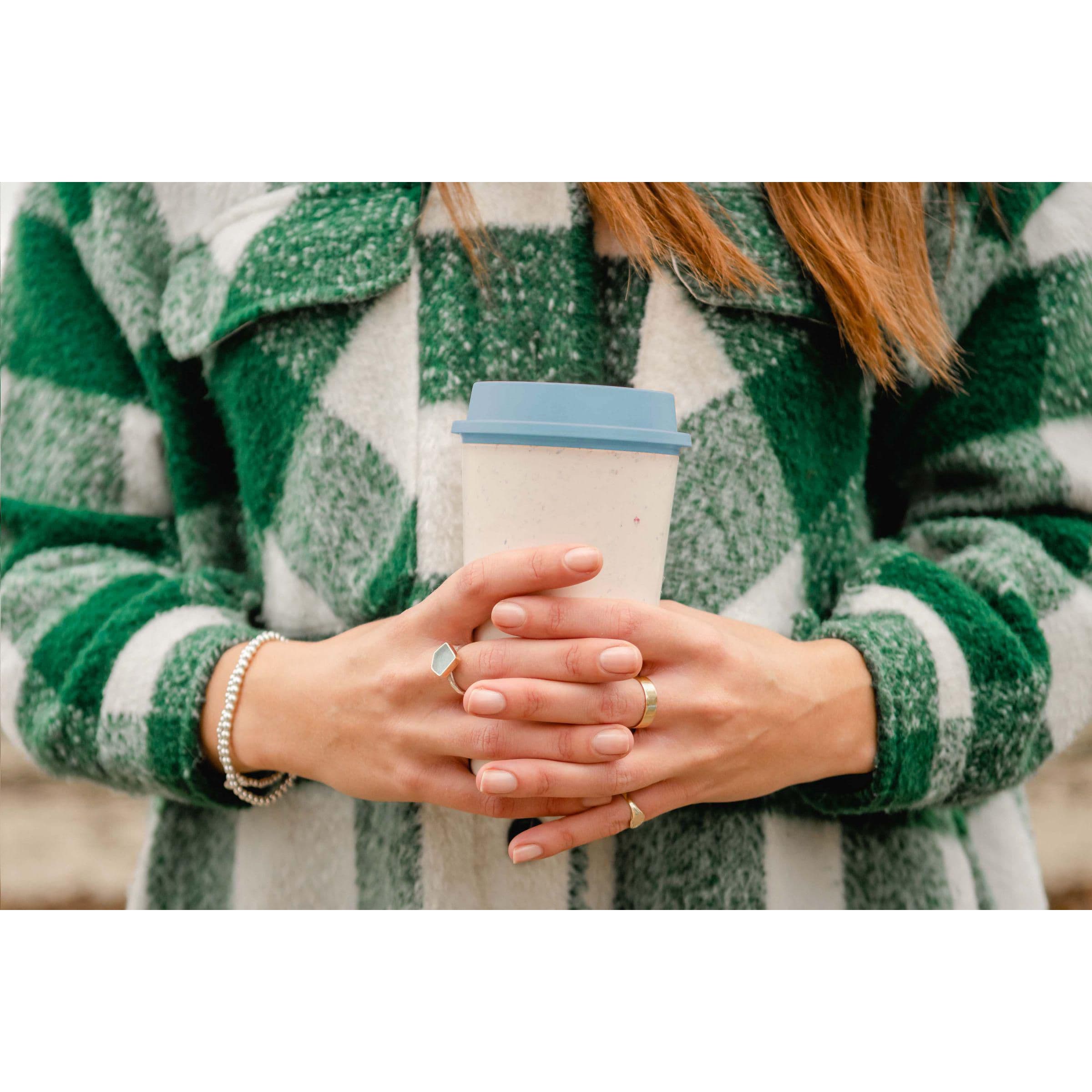 Mug Circular&Co Now Cup recyclé 340 ml en situation