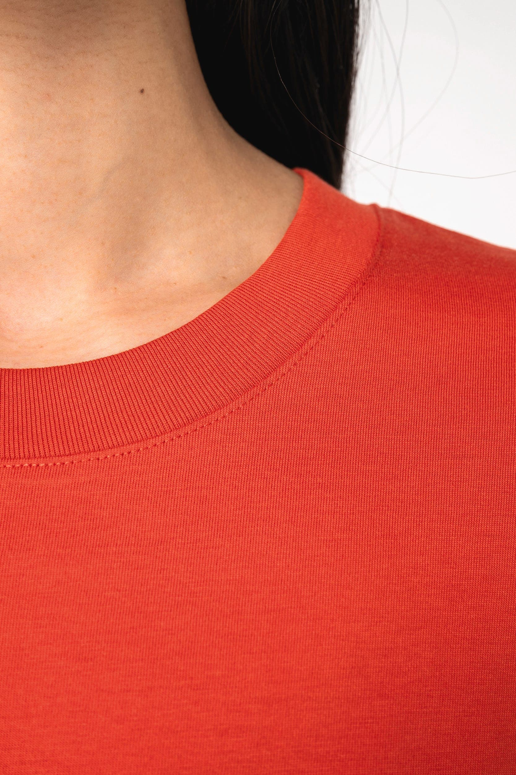 T-shirt écoresponsable oversize femme en situation