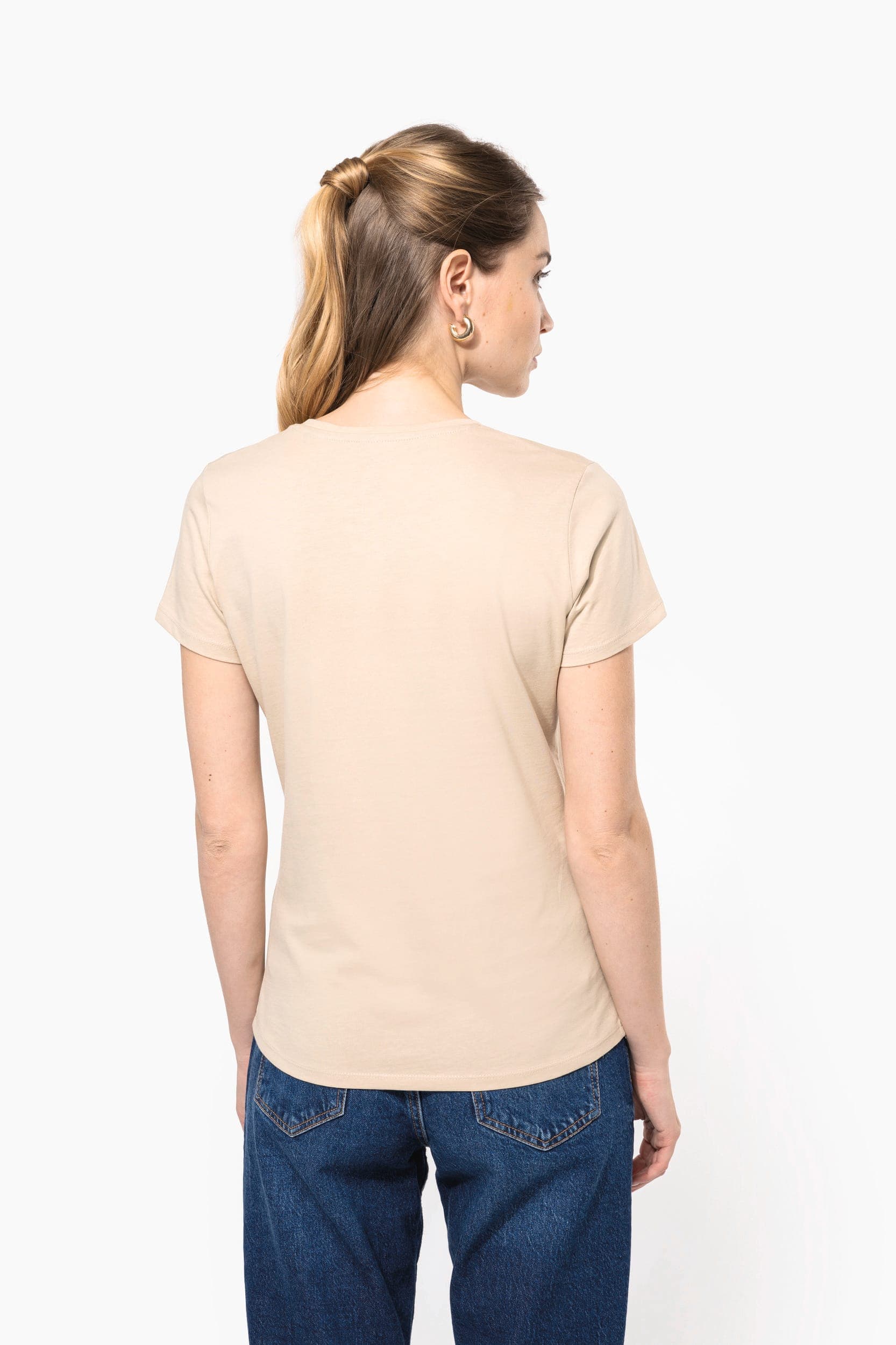 T-shirt col rond manches courtes femme en situation