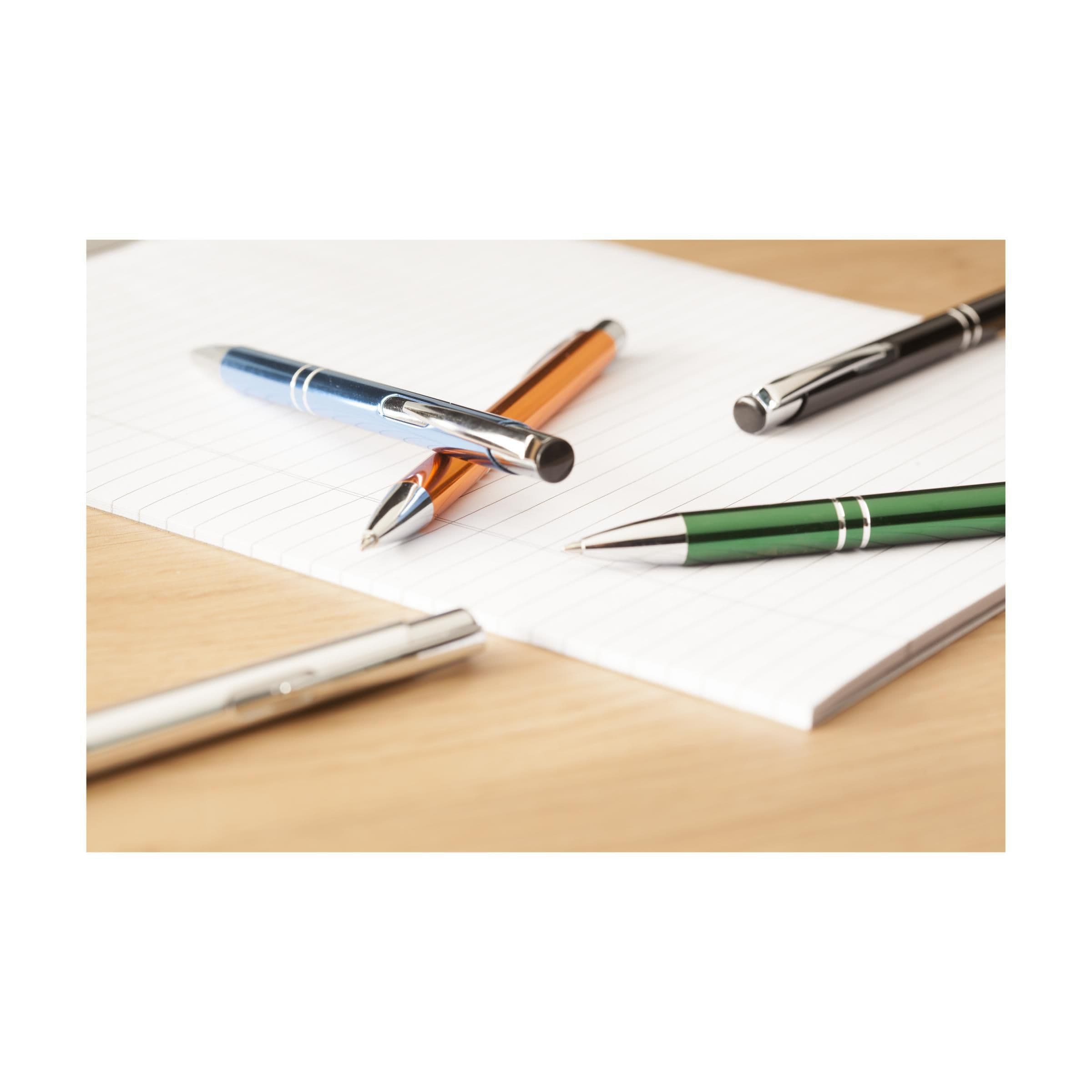 Stylo Ebony brillant en situation