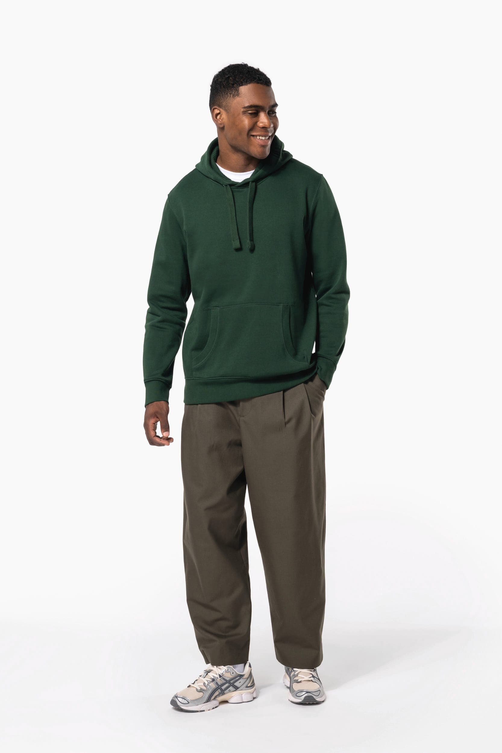 Sweat-shirt capuche homme en situation