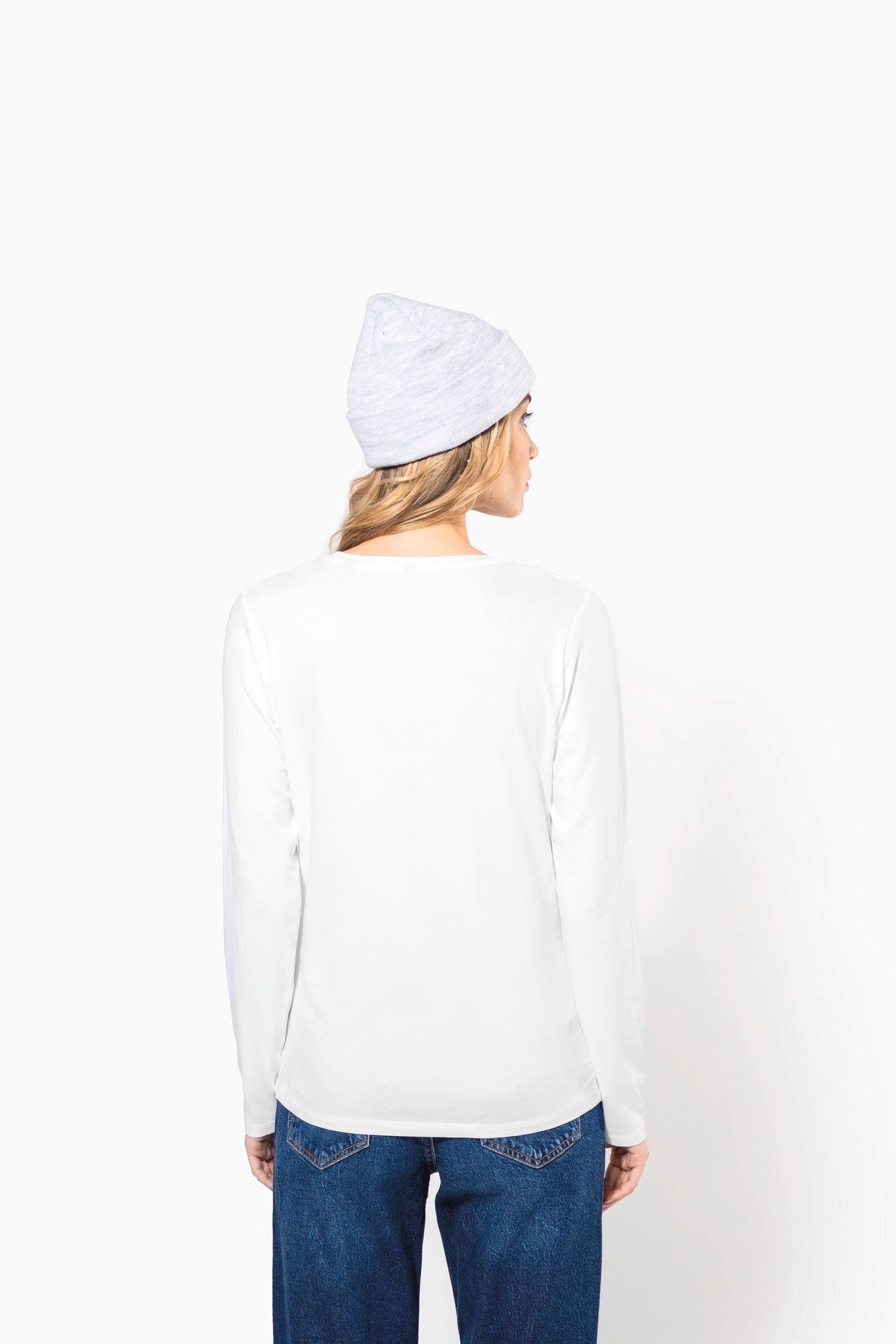 T-shirt col rond manches longues femme en situation