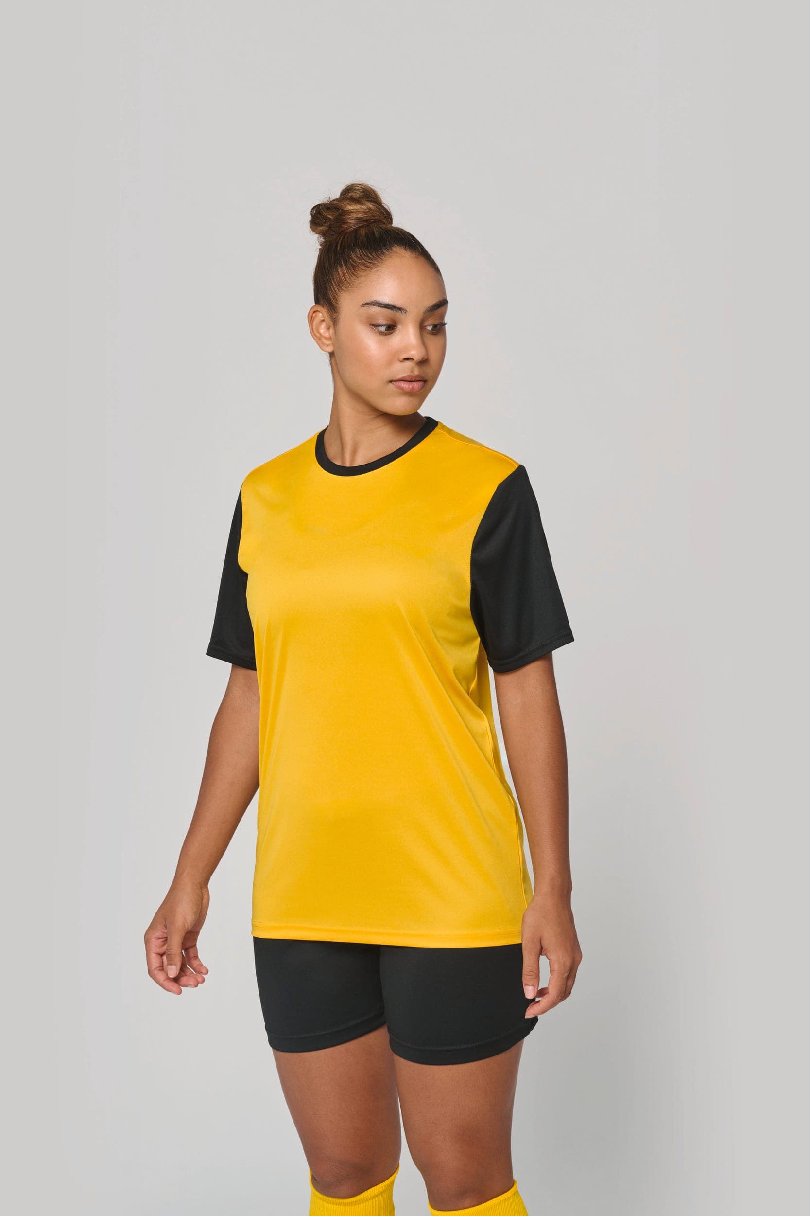 Maillot multisport manches courtes bicolore unisexe en situation