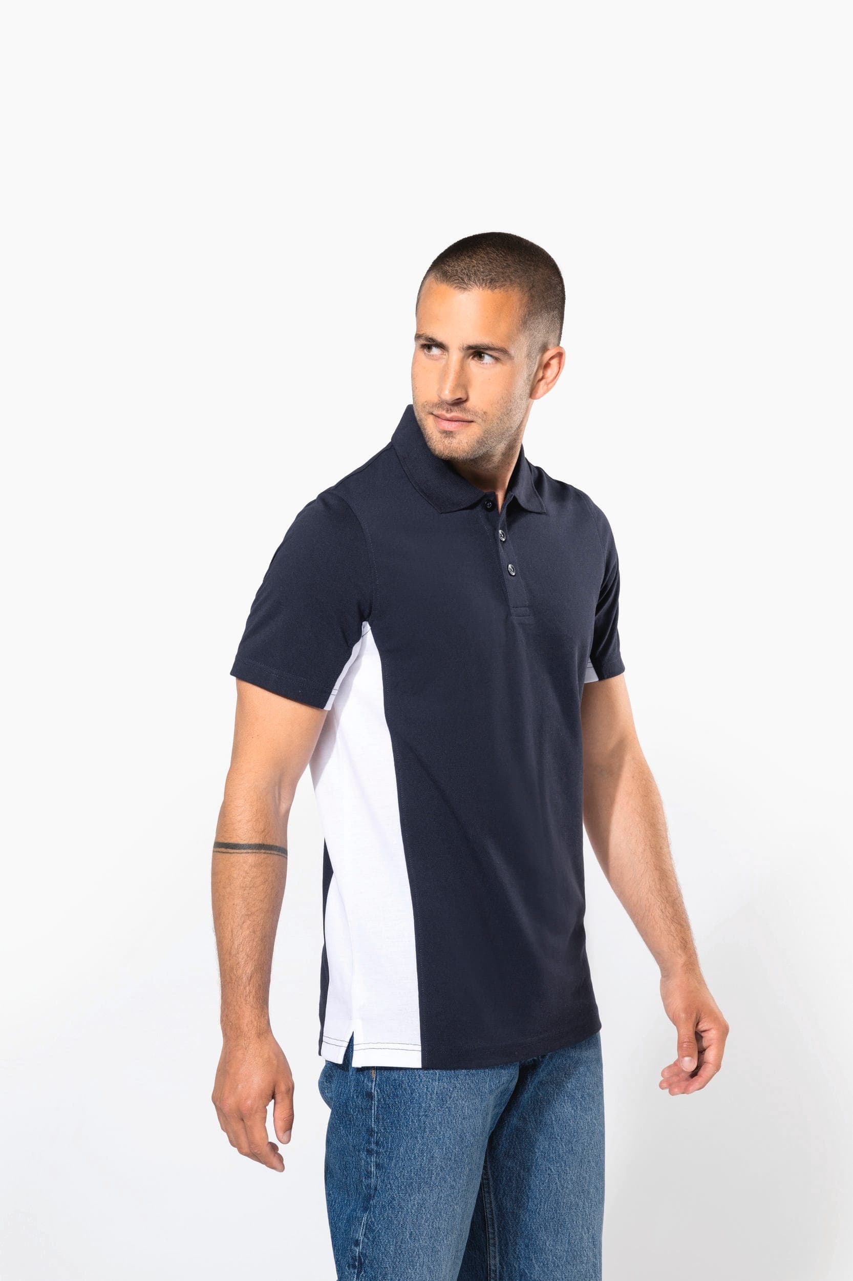 Polo piqué manches courtes bicolore homme en situation