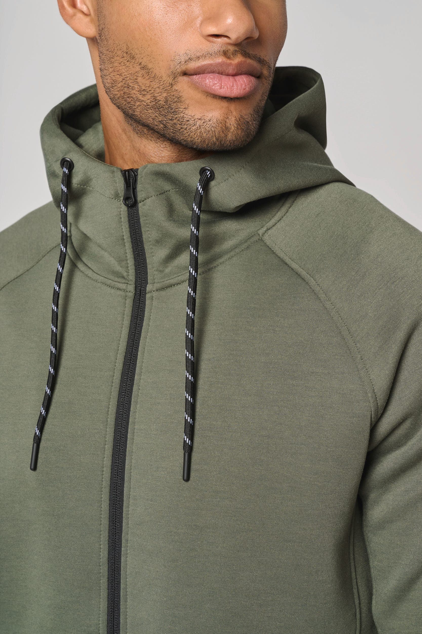 Veste à capuche performance en situation