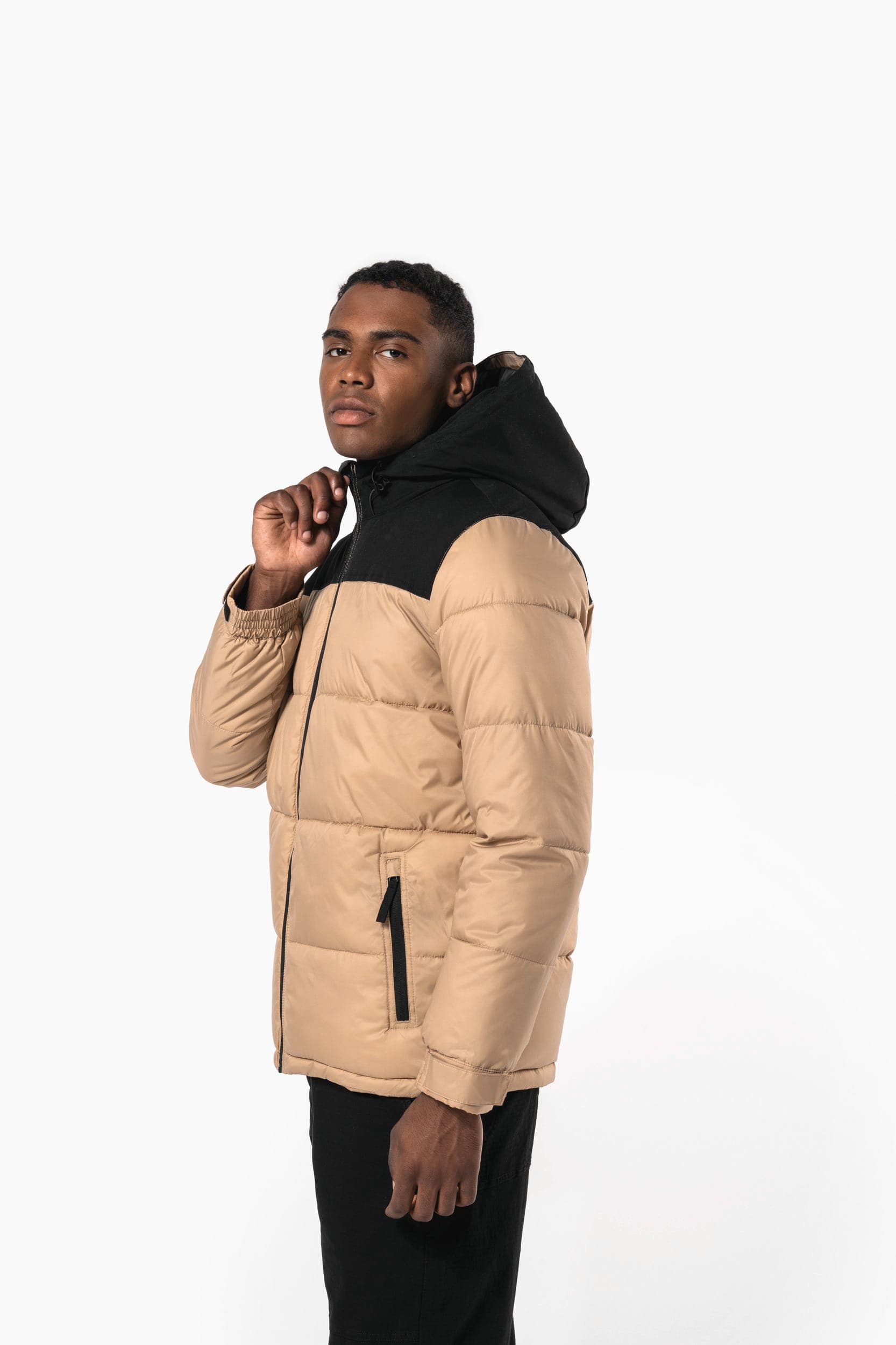 Parka matelassée à capuche bi-ton unisexe en situation