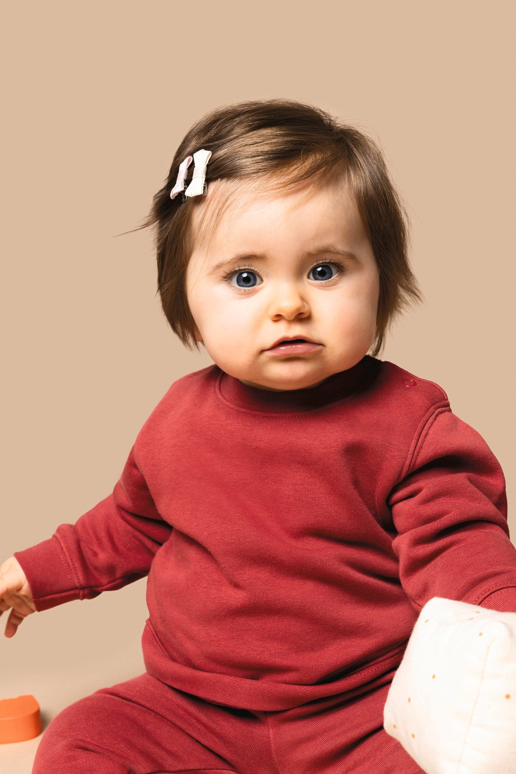 Sweat-shirt écoresponsable bébé en situation