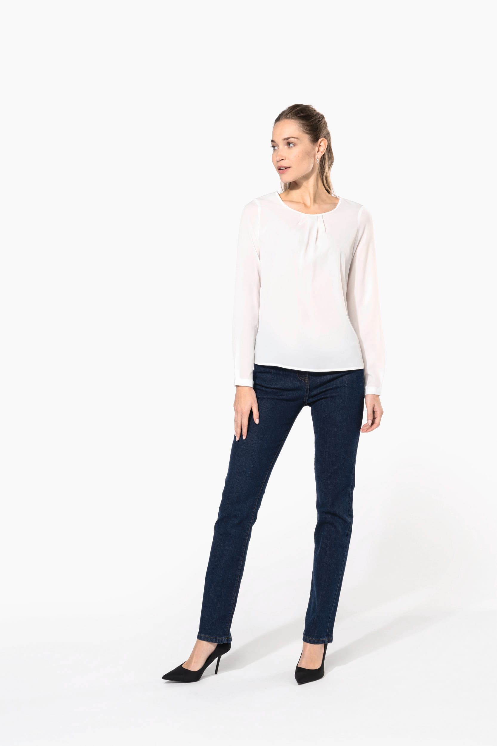 Blouse crêpe manches longues femme en situation