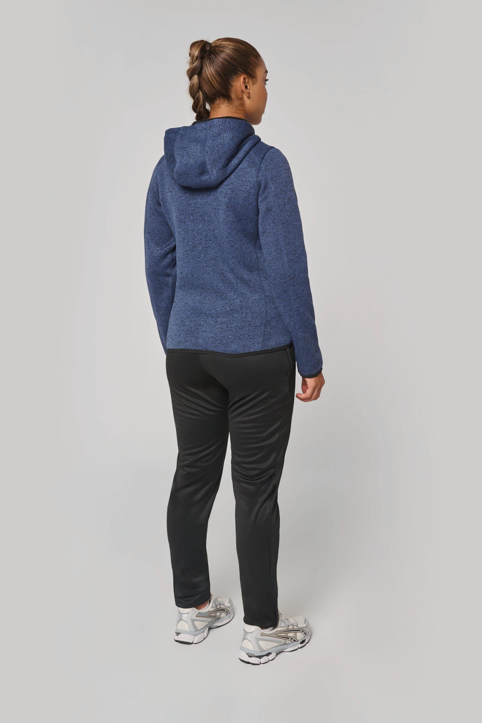 Veste à capuche chinée femme en situation