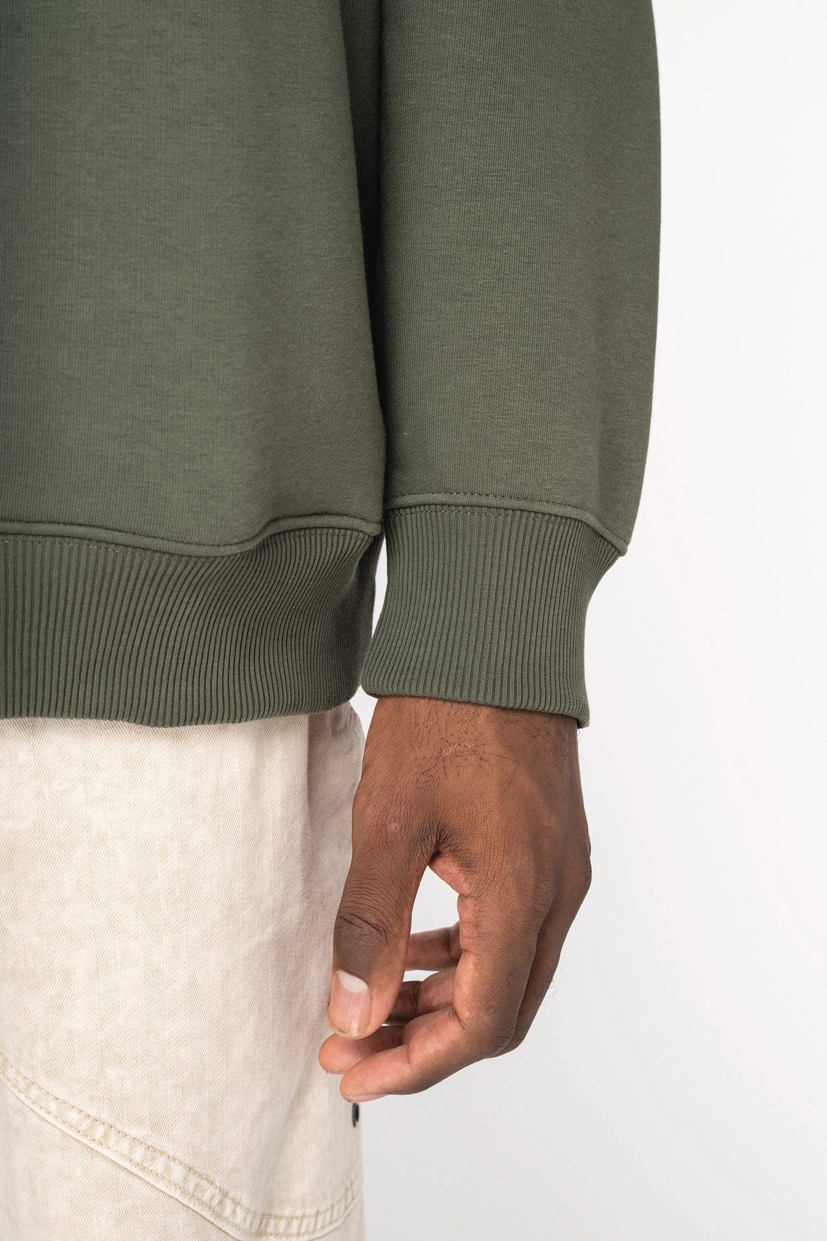 Sweat-shirt écoresponsable à capuche oversize unisexe en situation
