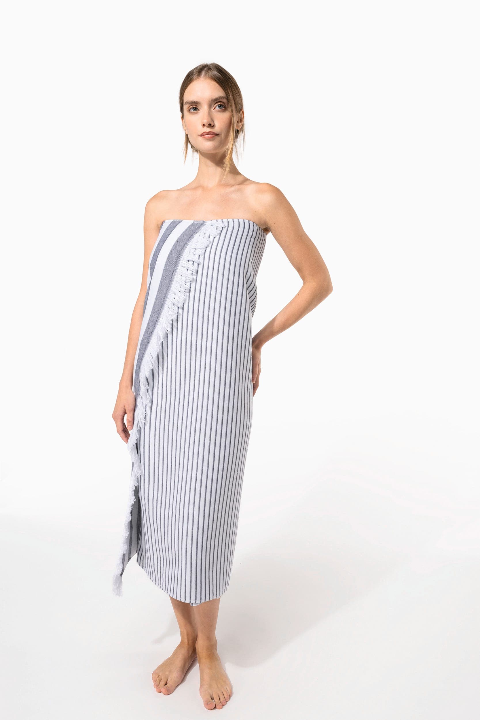 Fouta rayée avec franges en situation