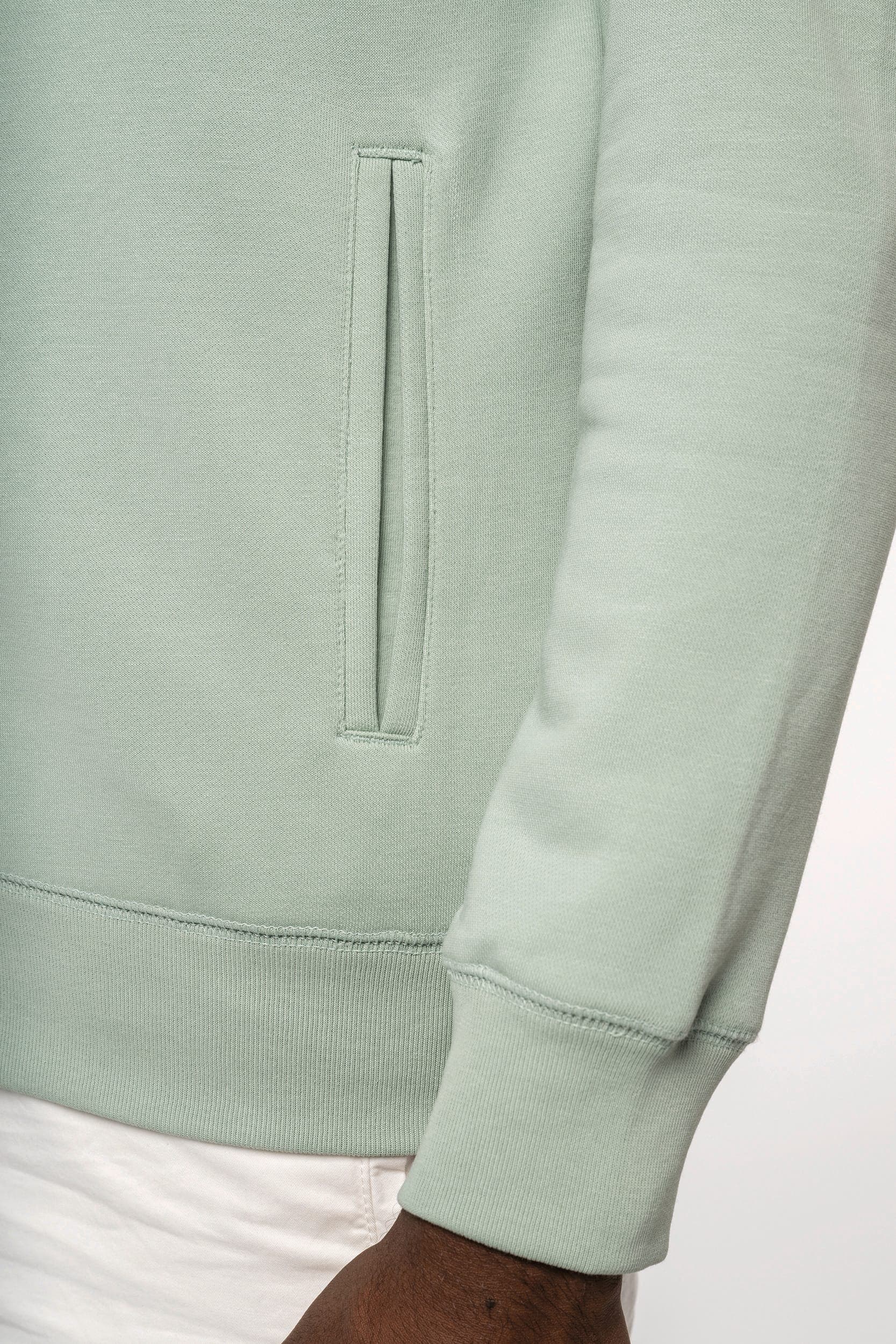 Sweat-shirt french terry écoresponsable zippé à capuche unisexe en situation