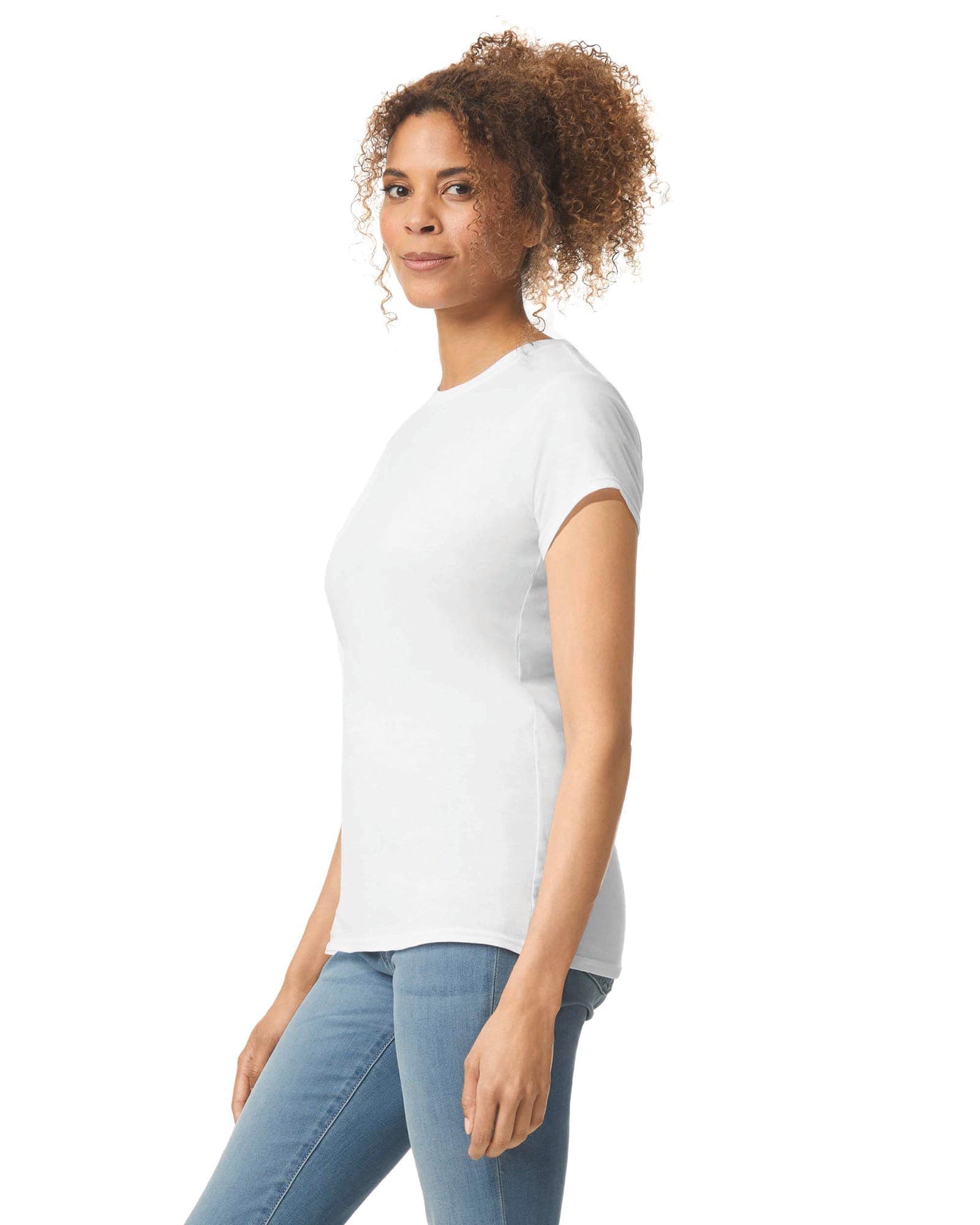T-shirt femme col rond Softstyle en situation