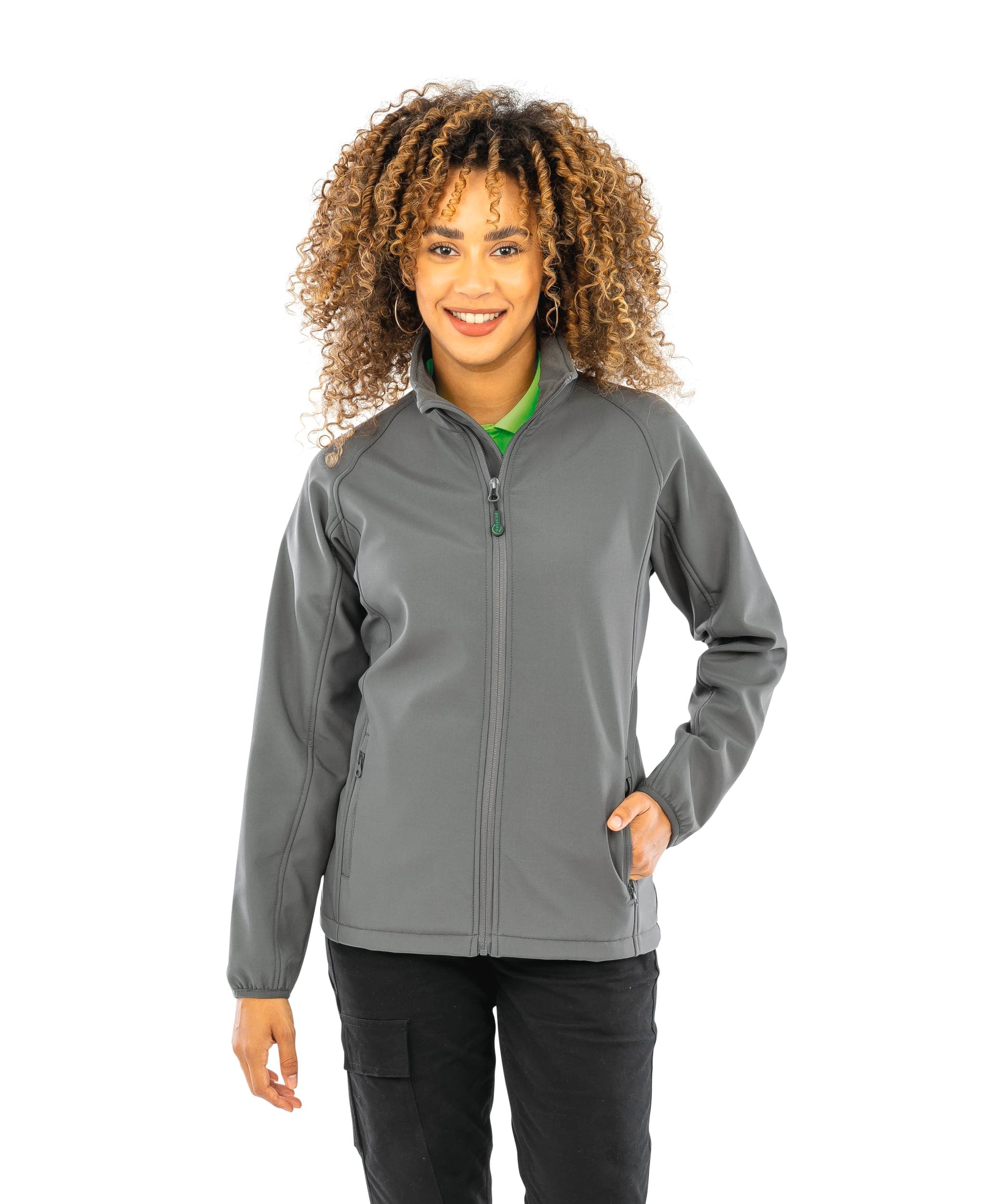 Veste softshell femme recyclée en situation