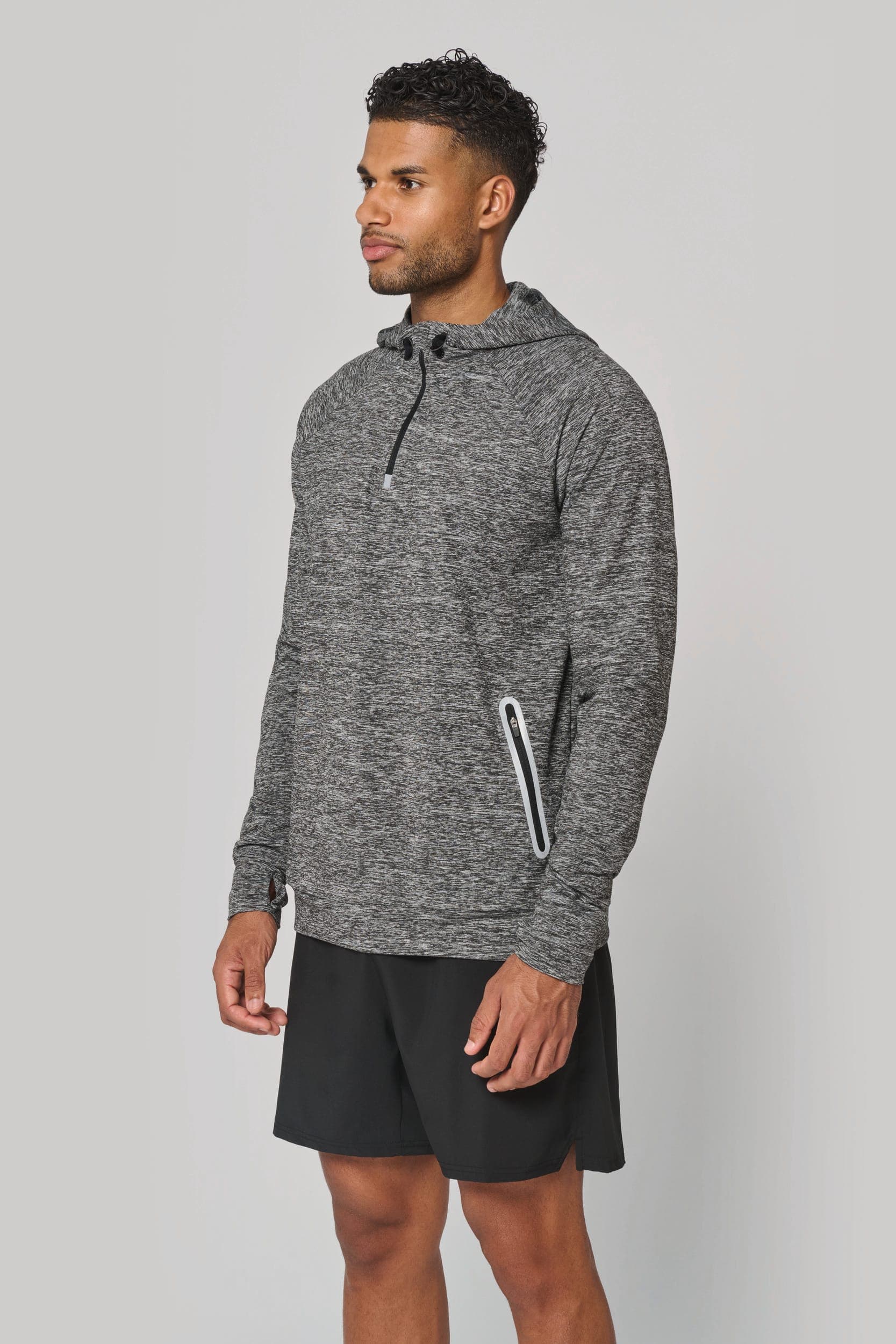 Sweat-shirt à capuche 1/4 zip sport unisexe en situation