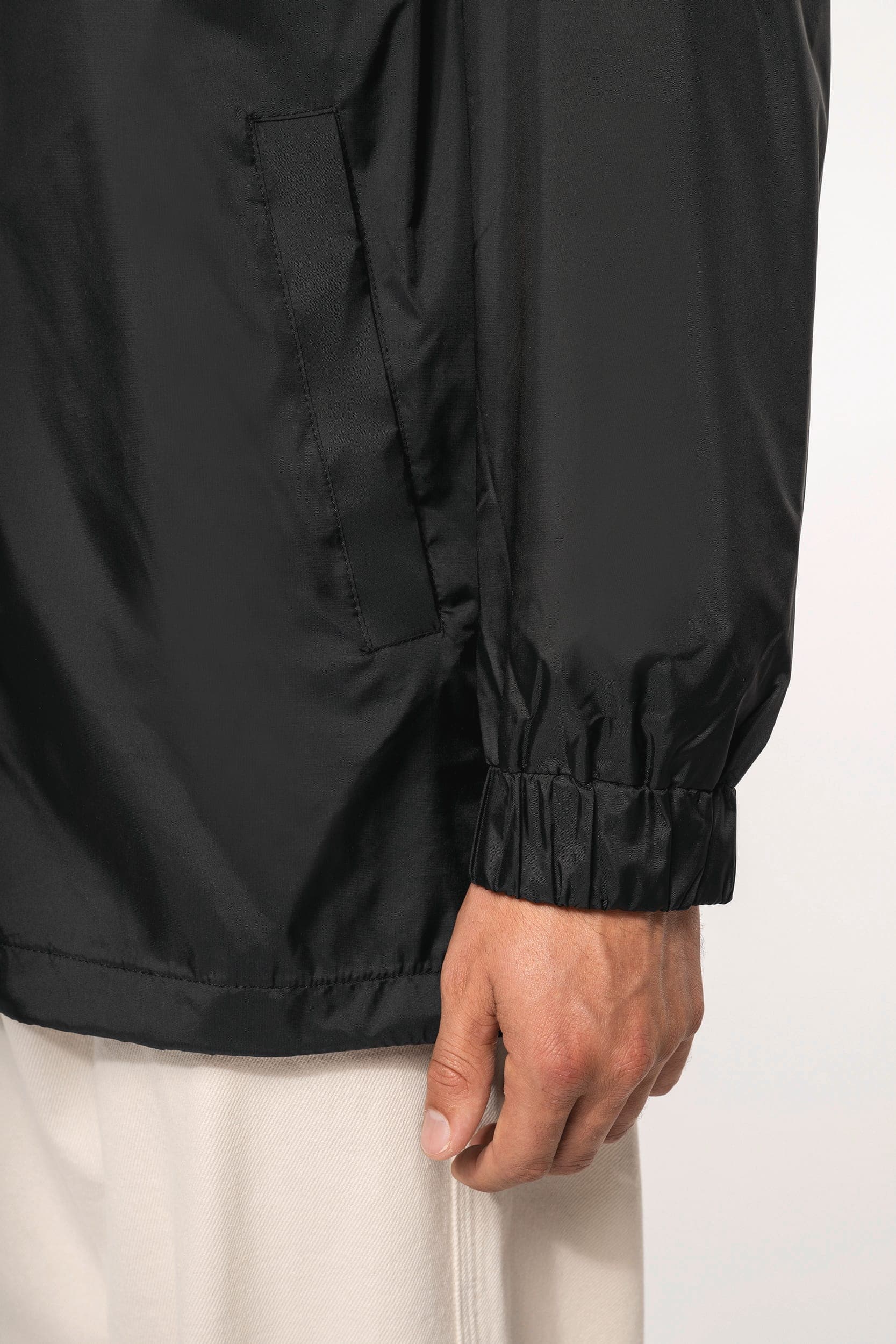 Coupe-vent doublé homme en situation