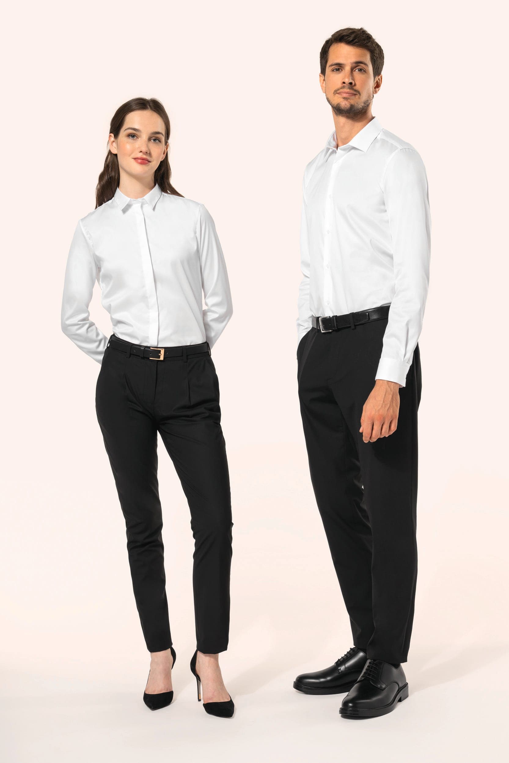Chemise twill manches longues femme en situation