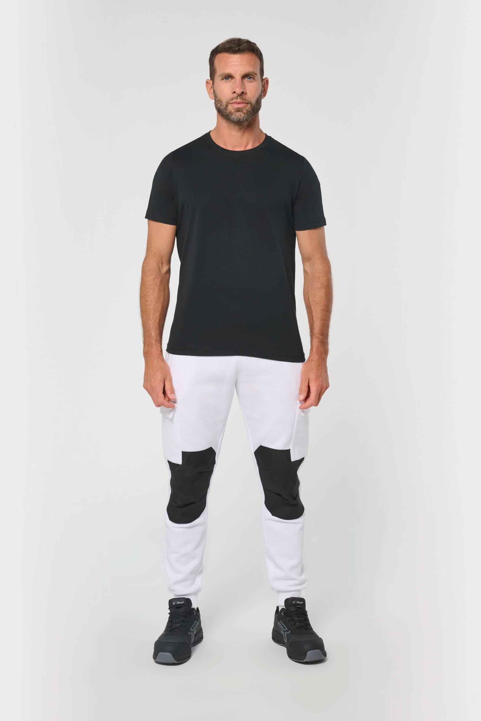 Pantalon molleton cargo écoresponsable homme en situation