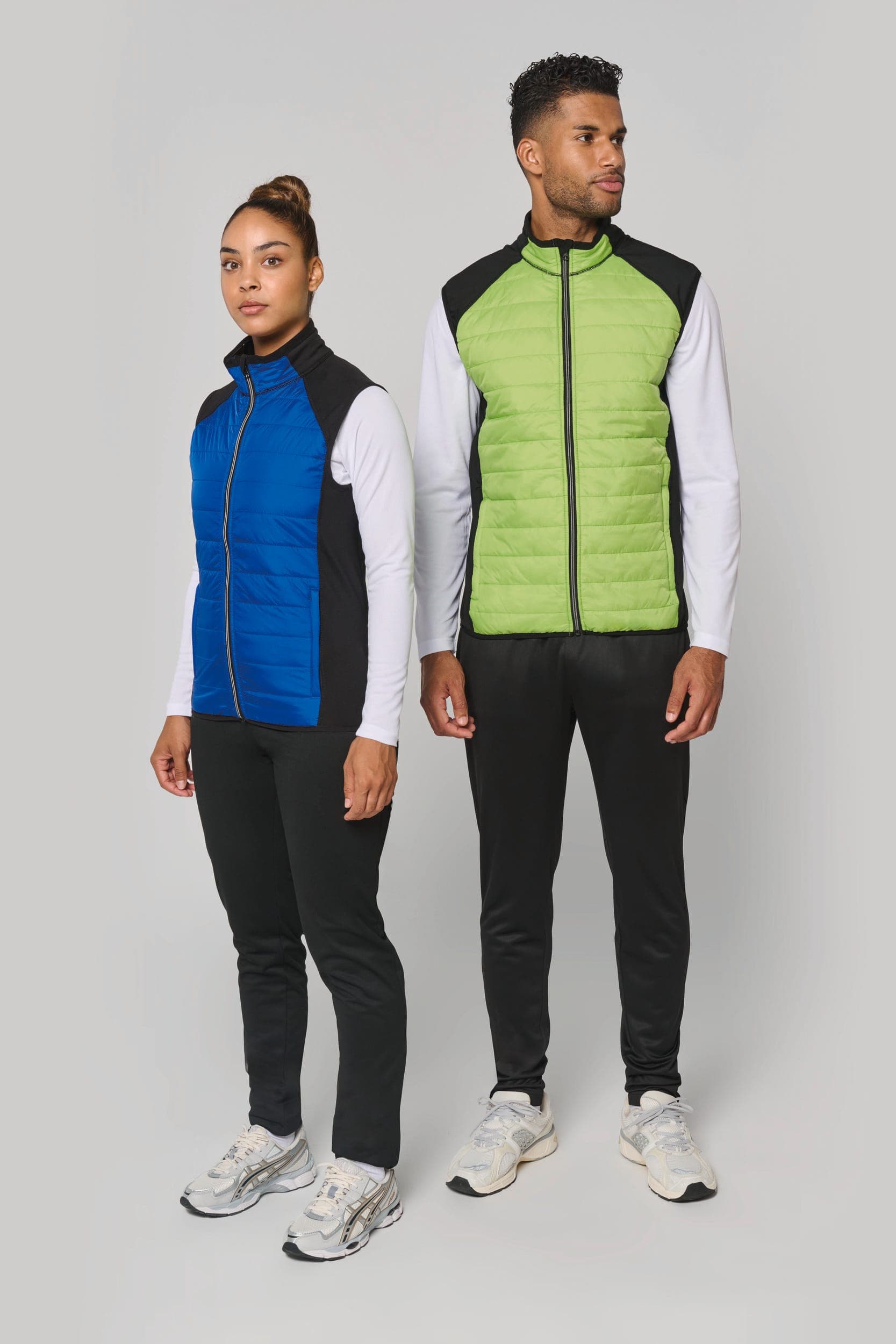 Veste sport bi-matière sans manches unisexe en situation