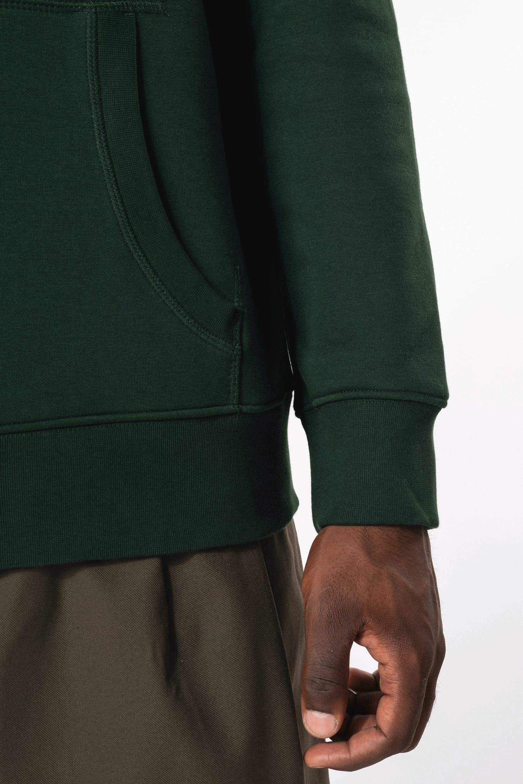 Sweat-shirt capuche homme en situation